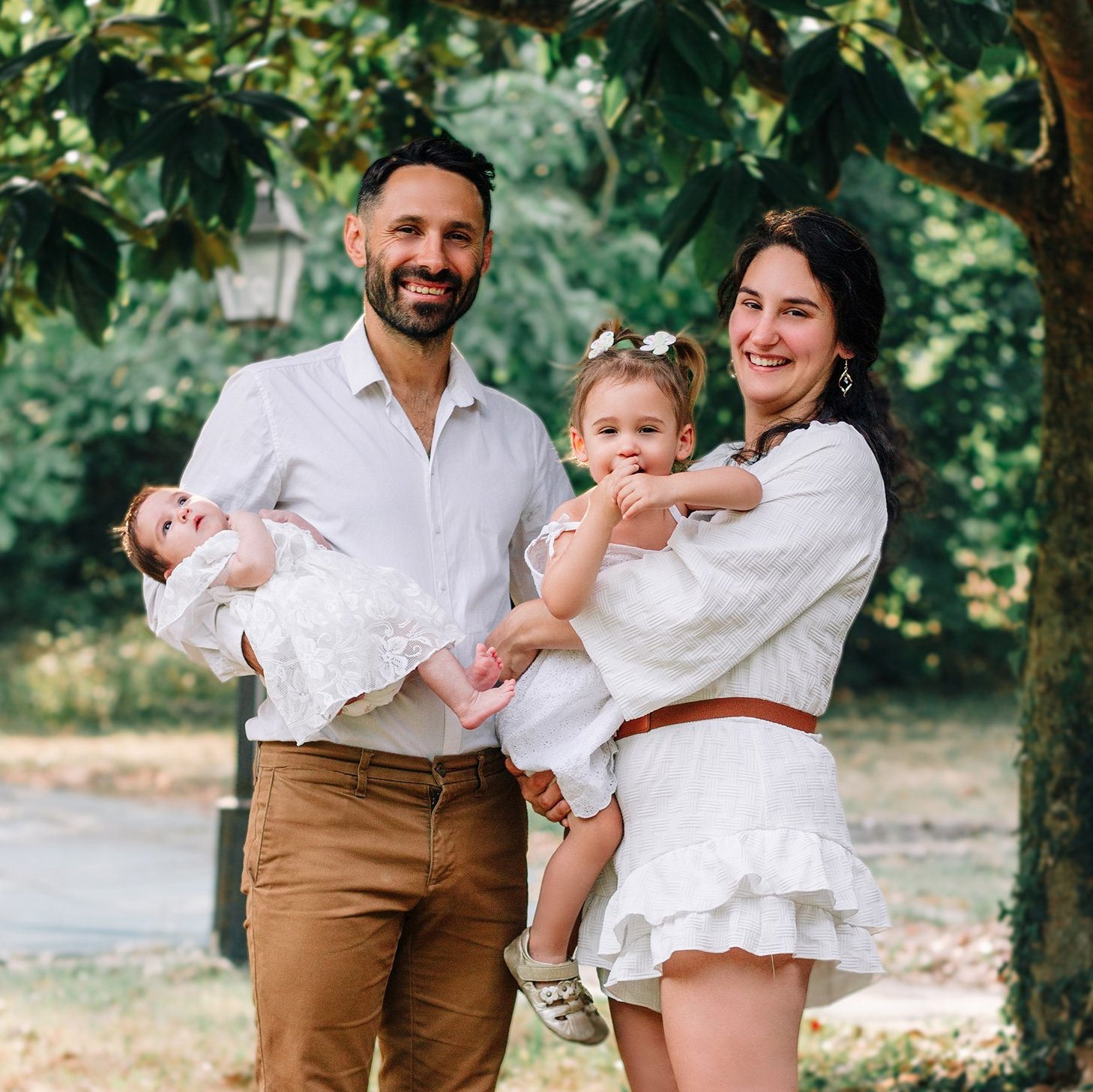 Photographe professionnelle à Poitiers, Tours et Châtellerault | Studio photo entre Poitiers et Tours – portraits, familles, entreprises, ma