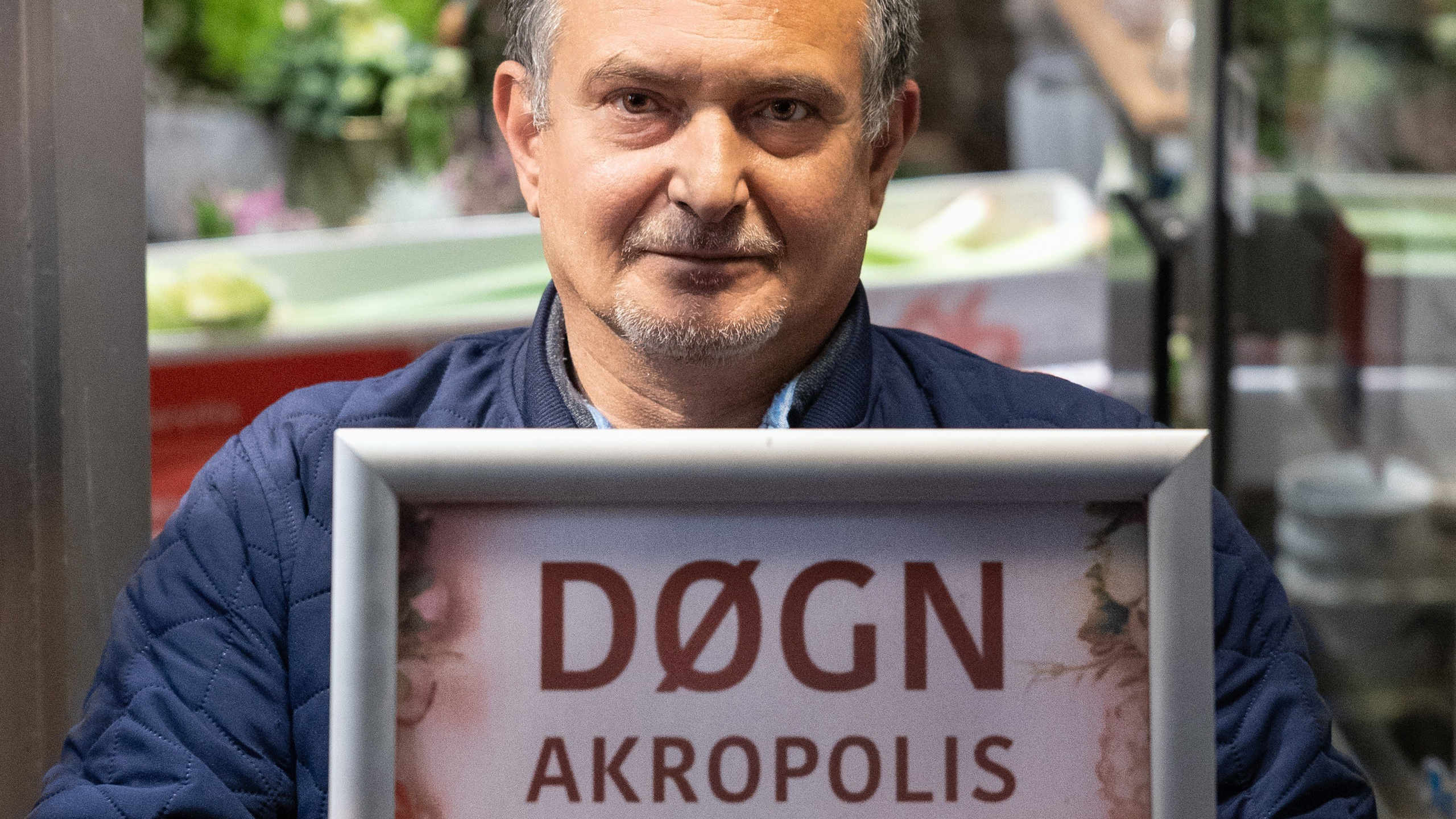 Med vores døgnåbne service kan du altid få smukke blomster og dekorationer fra Akropolis Blomster, leveret når du behøver dem. Vi sørger for, at dine bestillinger når frem hurtigt og sikkert i Aarhus.