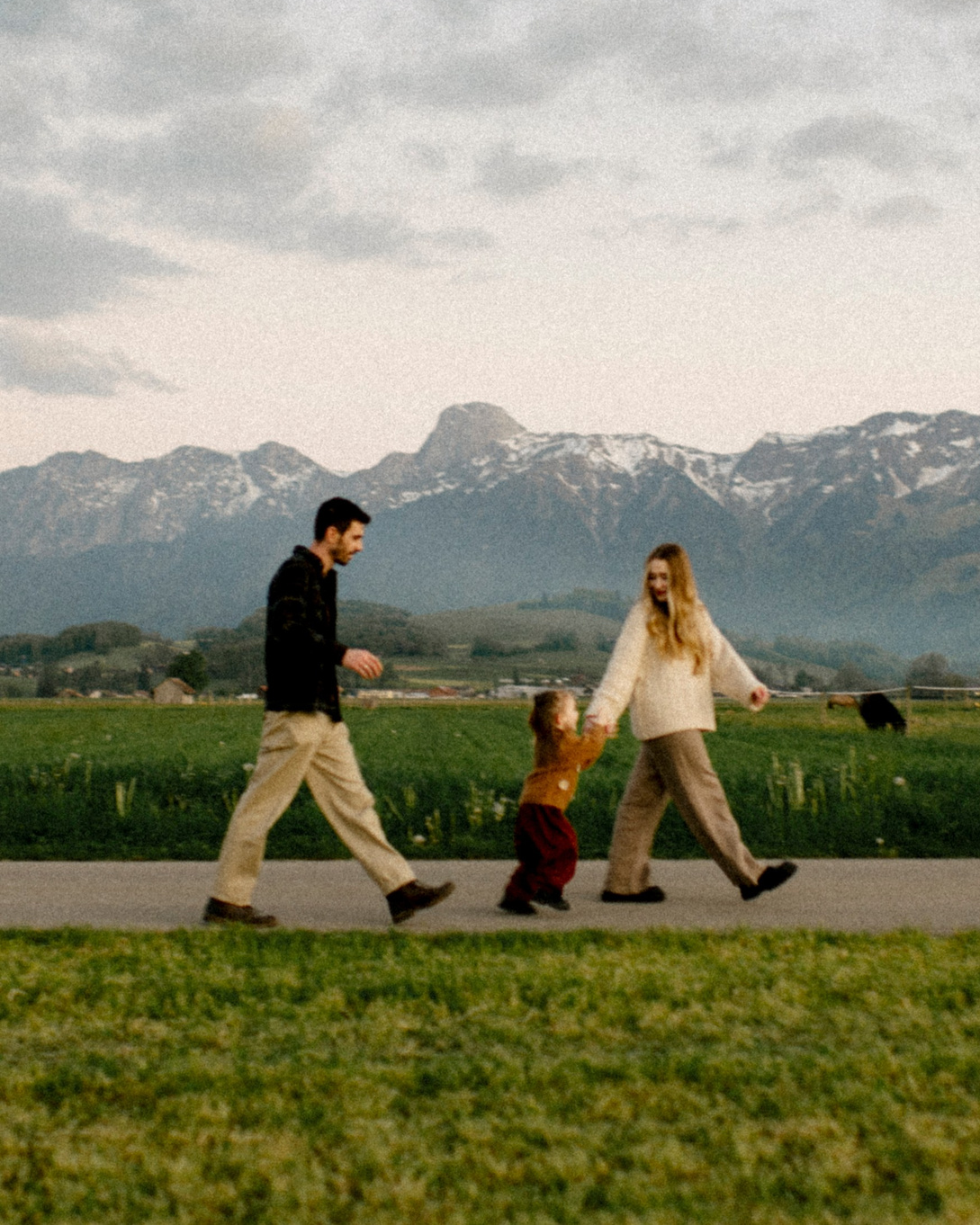 Pricing. Polina Sobol — family & documentary photographer in Bern. Outdoor & urban photo sessions for families, kids and couples
