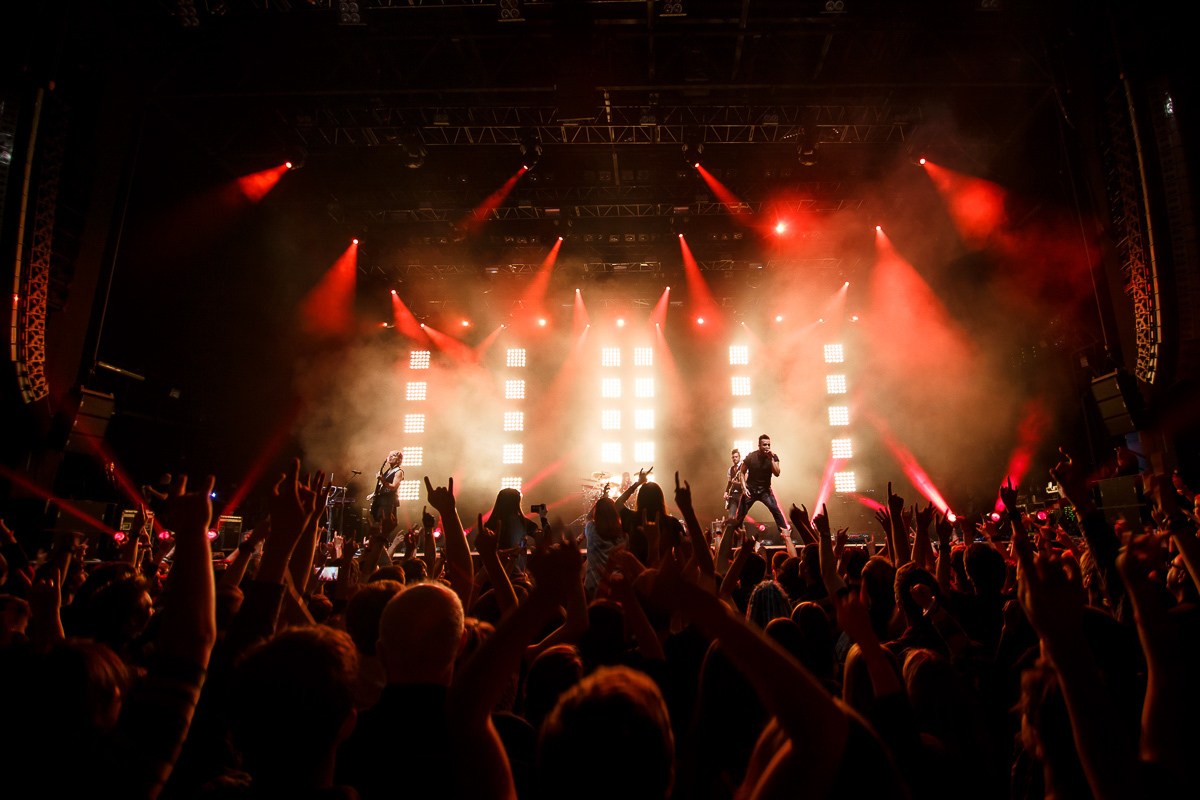 Скиллет концерт. Вид со сцены. Рейз концерт. Рок-сцена. Рок концерт.