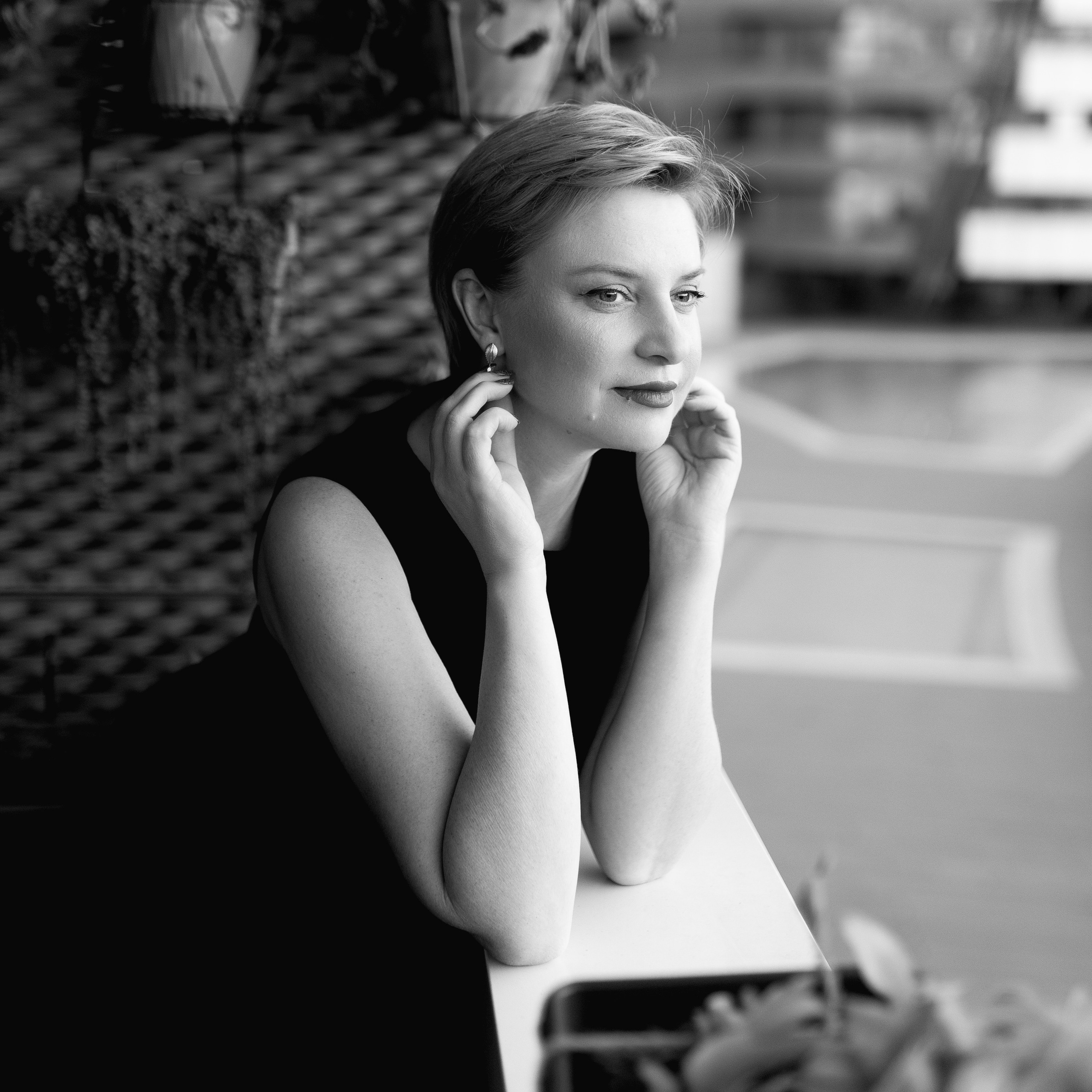 Я — Элиана Плотская, организатор свадеб и событий в Бодруме и Стамбуле. Создаю атмосферные, стильные и душевные праздники для людей со всего мира.