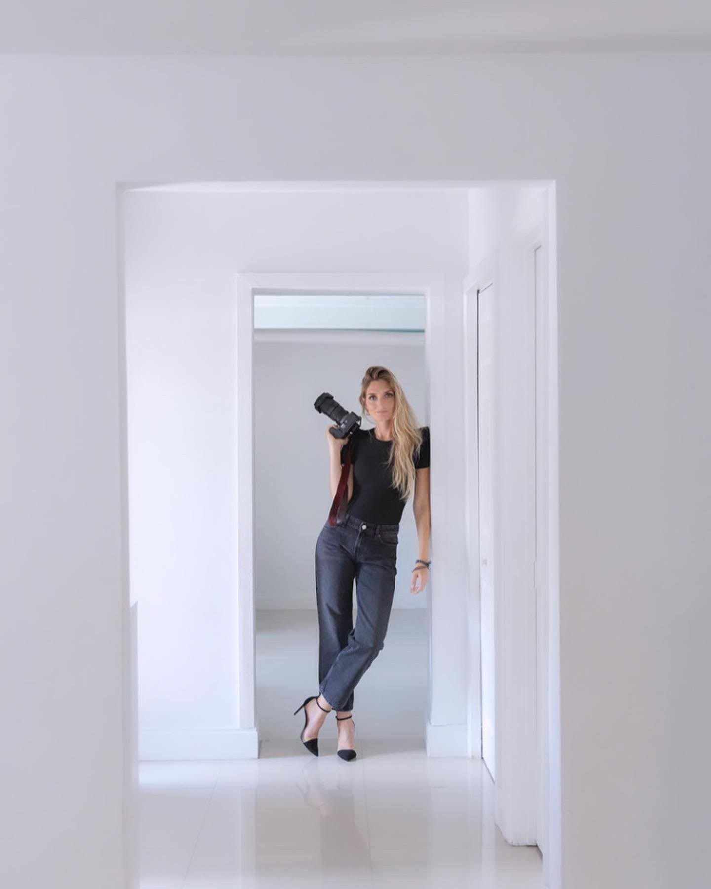 ABOUT. My name is Kate and I am family and wedding photographer