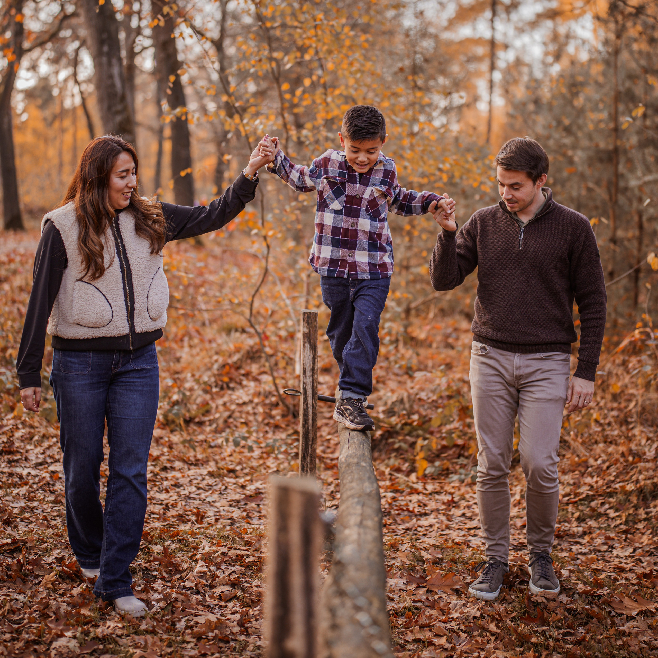 Spontane & Professionele Familiefotografie - Kapture Fotografie. Kapture Fotografie – Huwelijksfotografie & Portretfotografie voor pure liefdevolle momenten