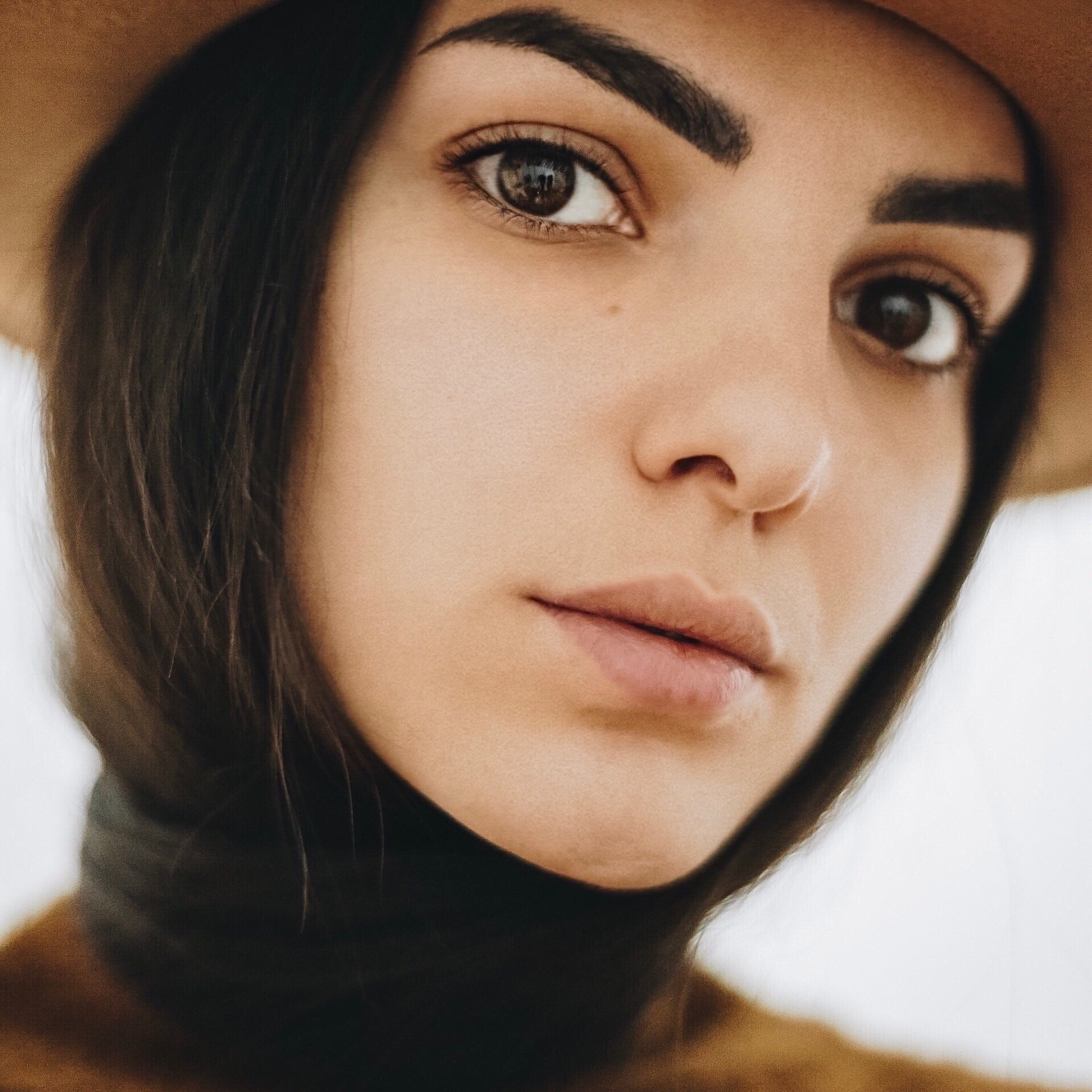 Contacts. Chu.photo