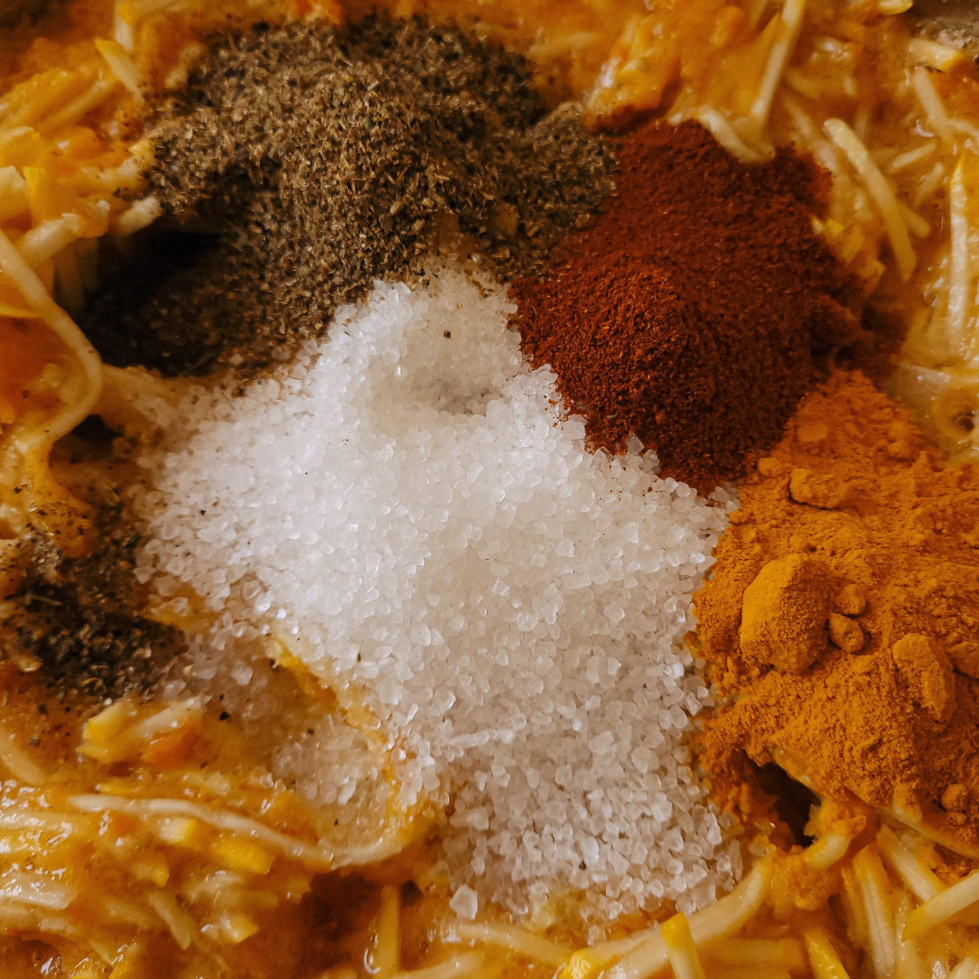 KABAČU-TOMĀTU SALĀTMĒRCE ZIEMAI