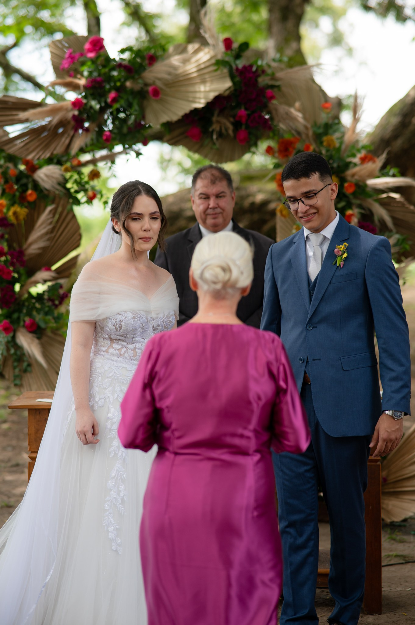 Fotografia de casamento documental: o que é e por que tantas noivas estão escolhendo esse estilo