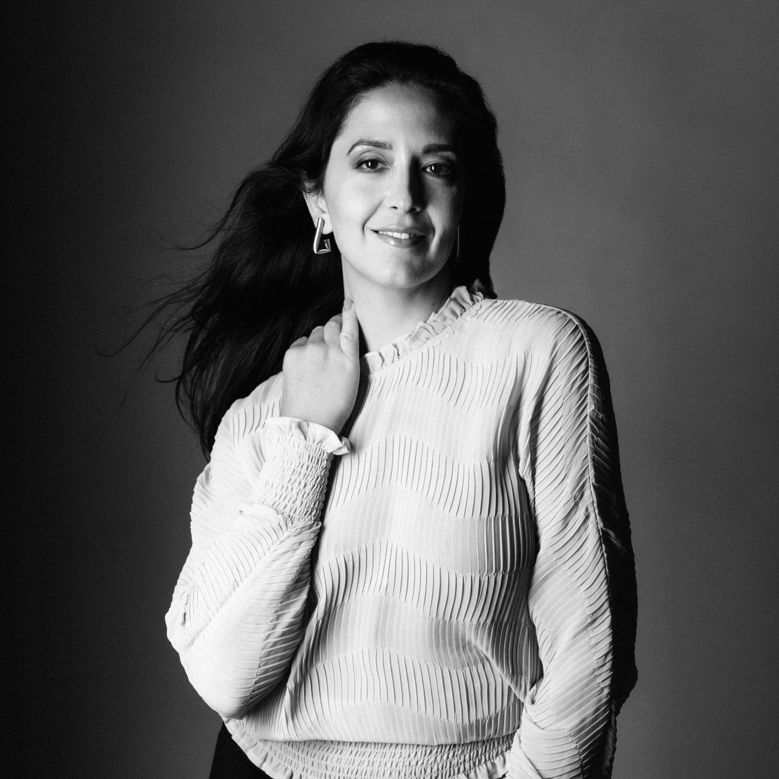 Сontact. Modern maternity photographer in Long Island New York