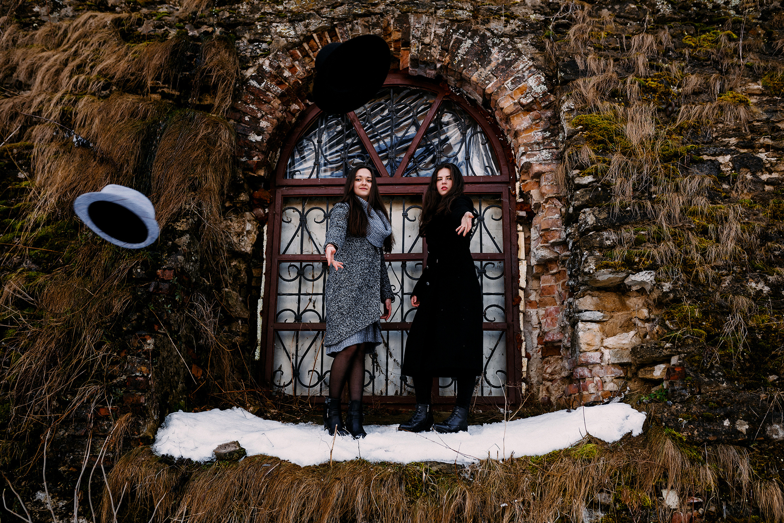 Зимова фотосесія подруг