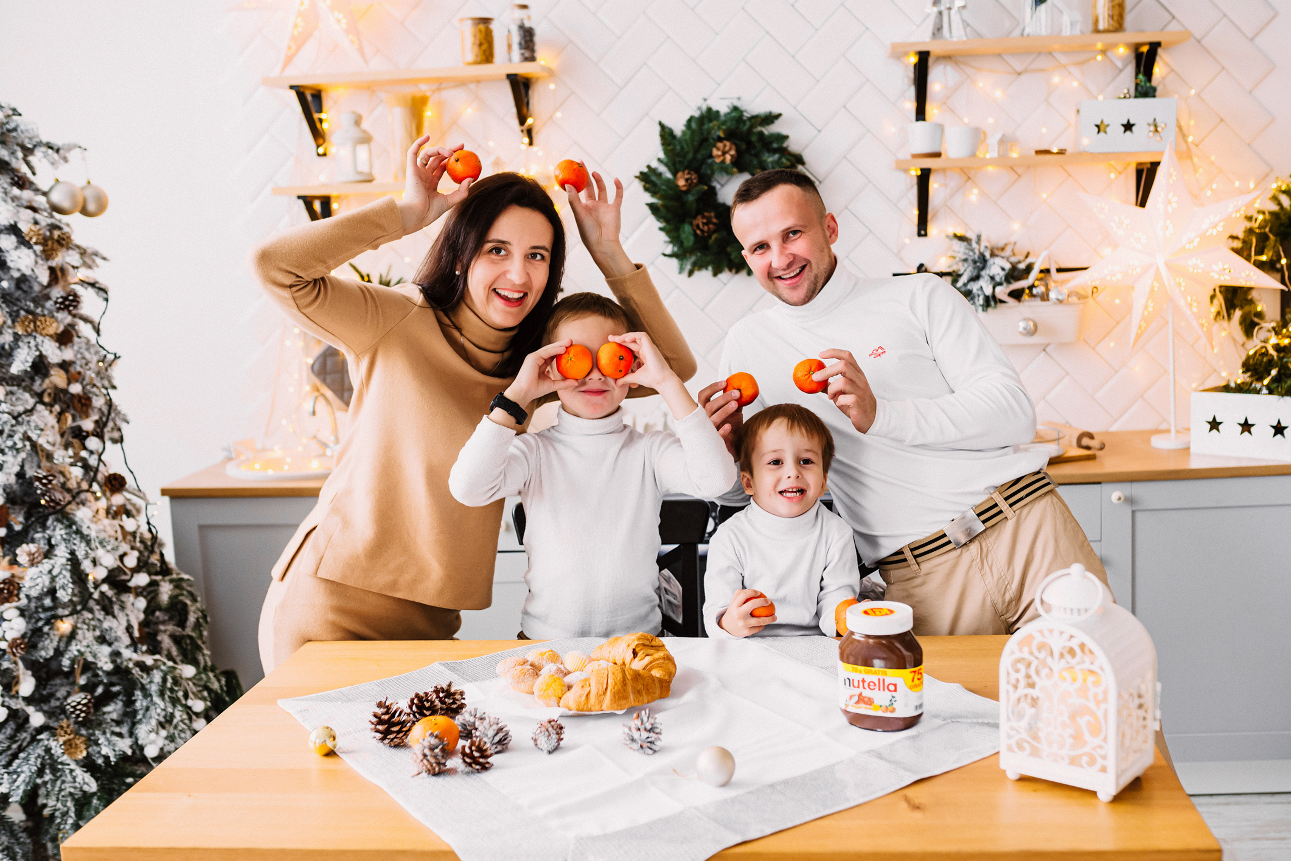 Фотосесія сім’ї в студії