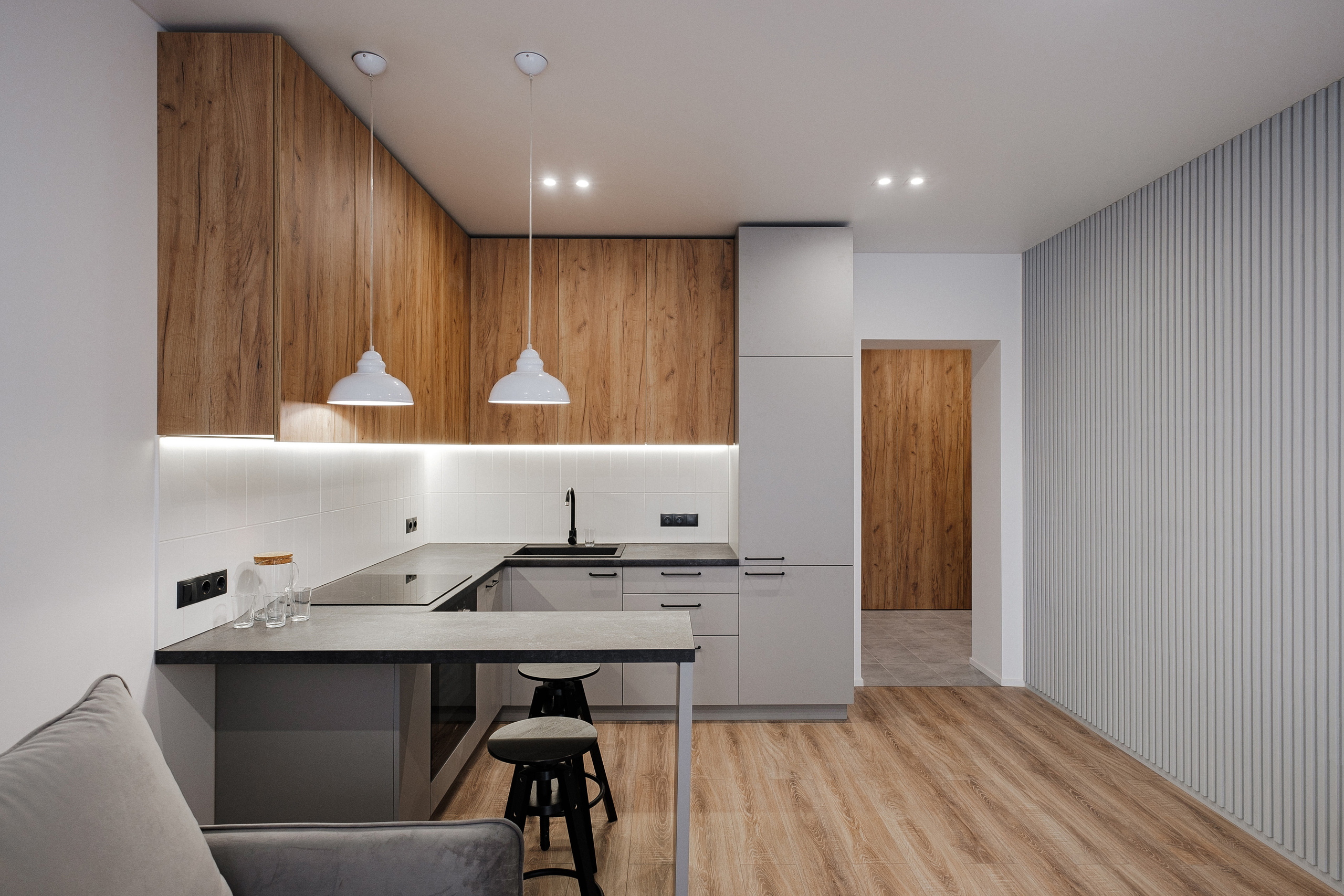 APARTMENTS CRYSTAL LAKES