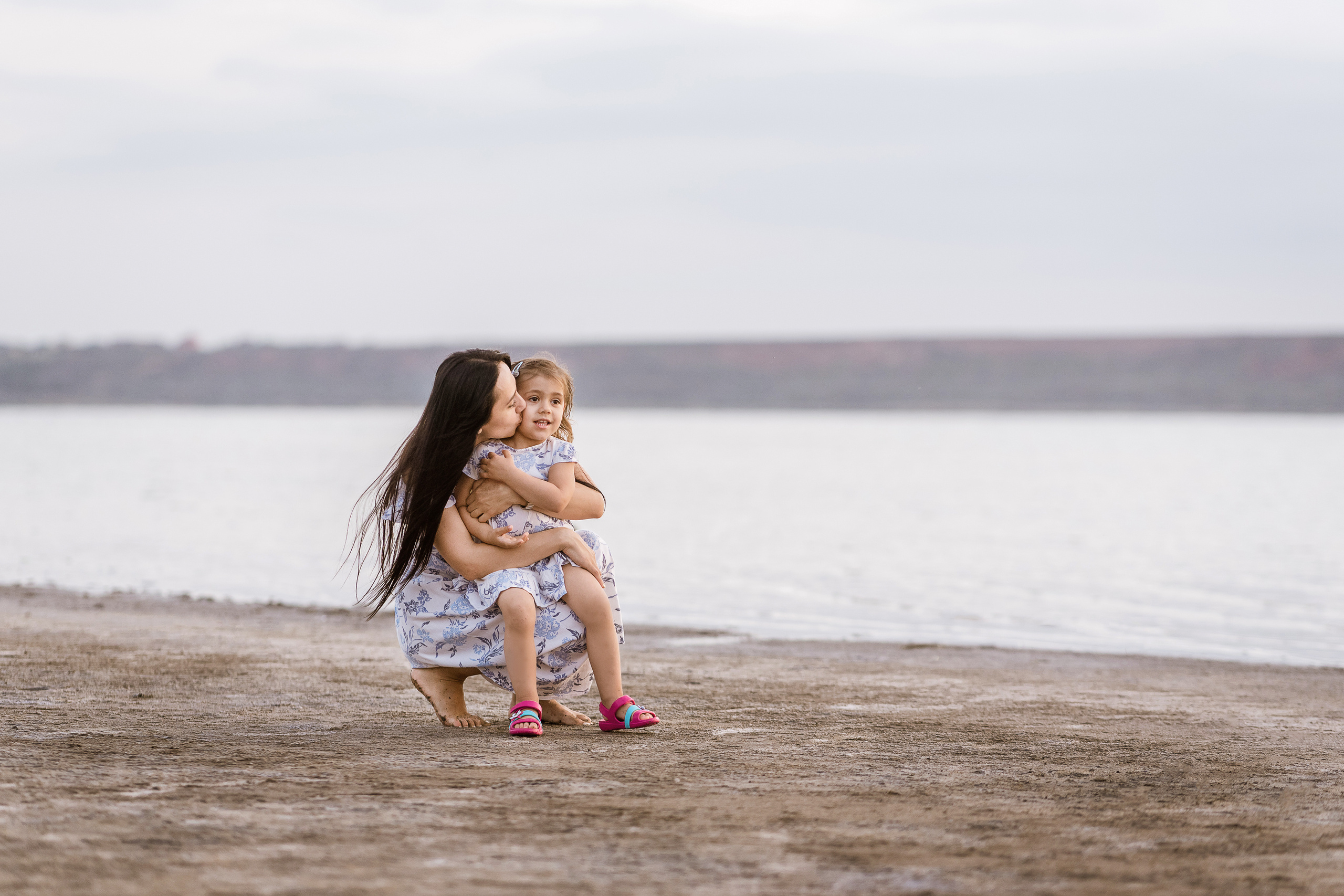 Малышка Аля и 2 болонки