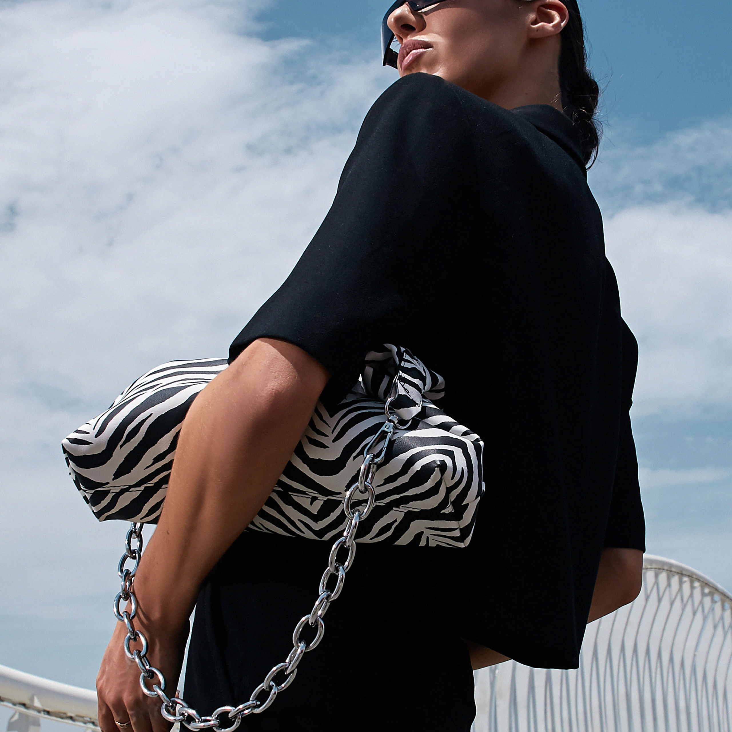 Look famous. Cool Arabia