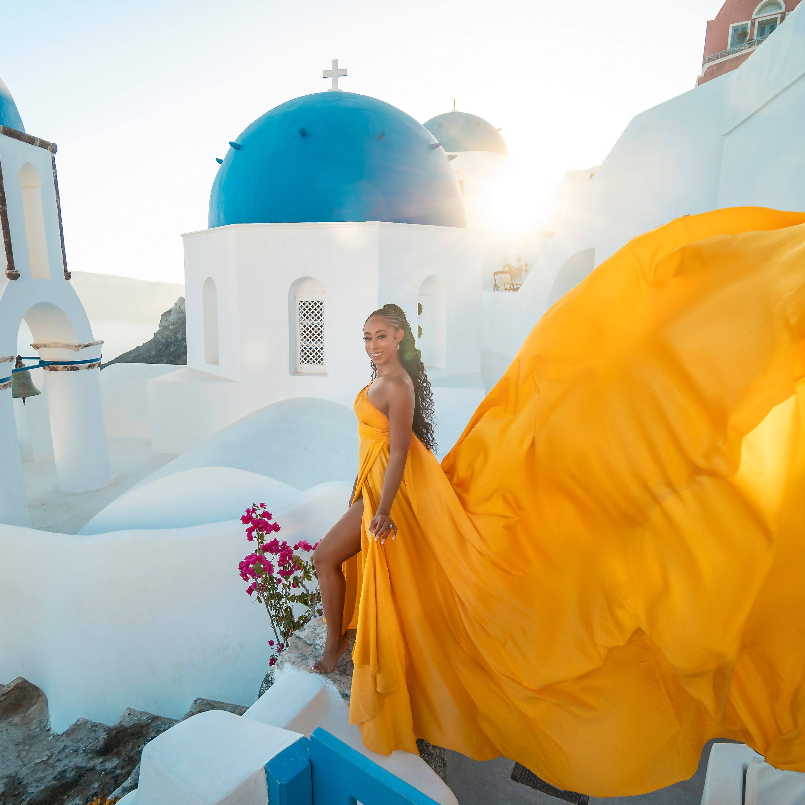 Love and Light: A&nbsp;Couple’s Sunset Photo Shoot in&nbsp;Oia, Santorini