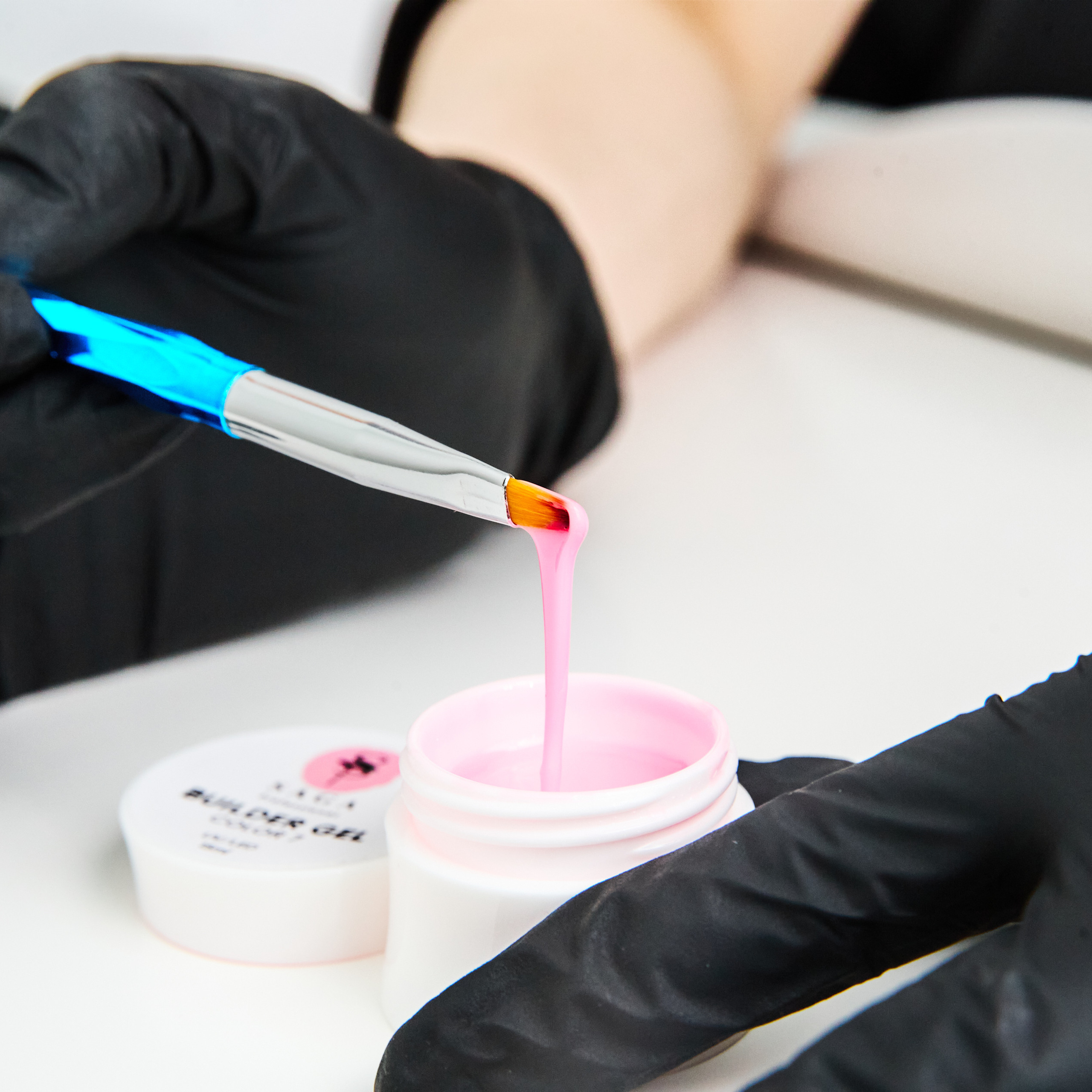 Фото кабинета массажа, та Nail-сервиса