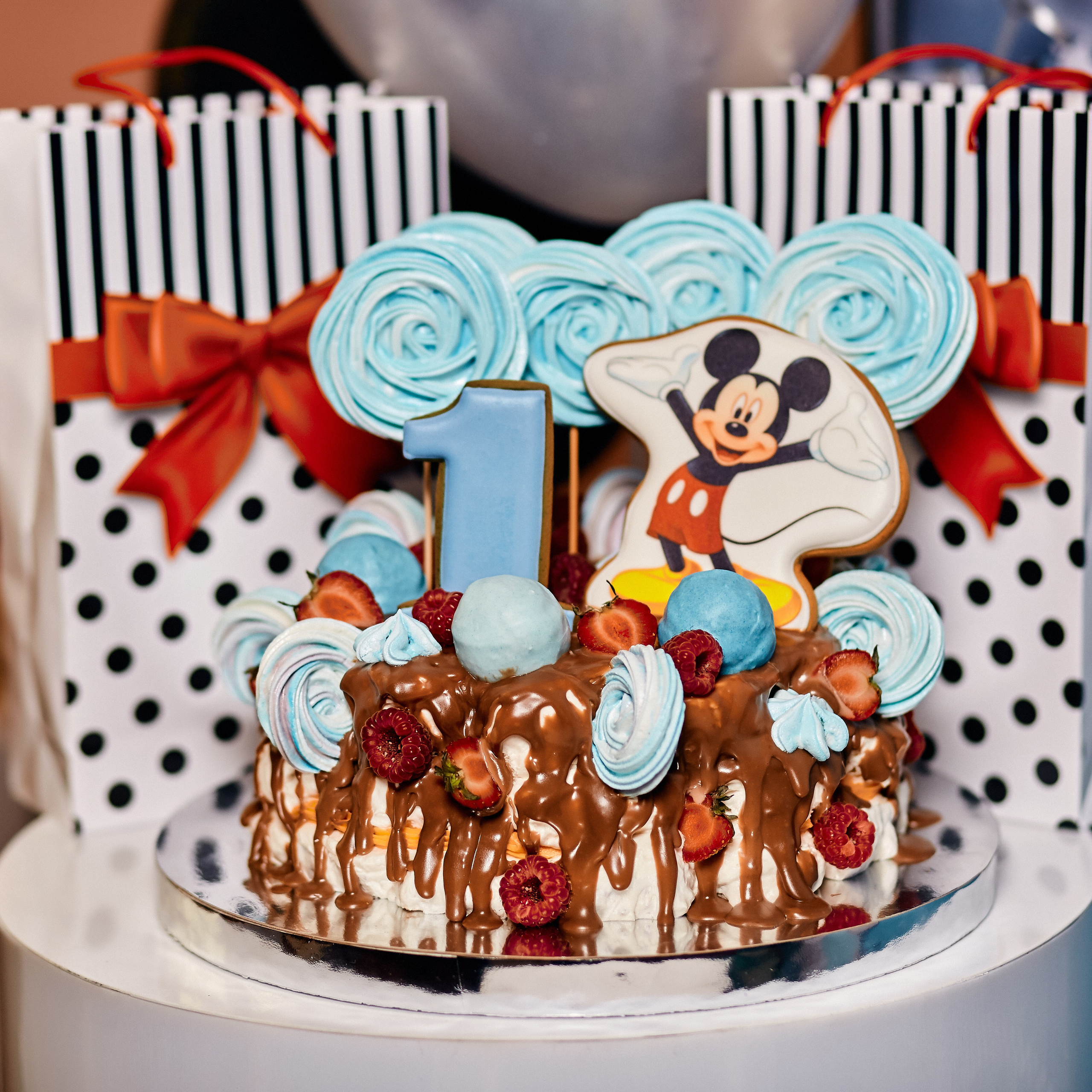 Перший День народження