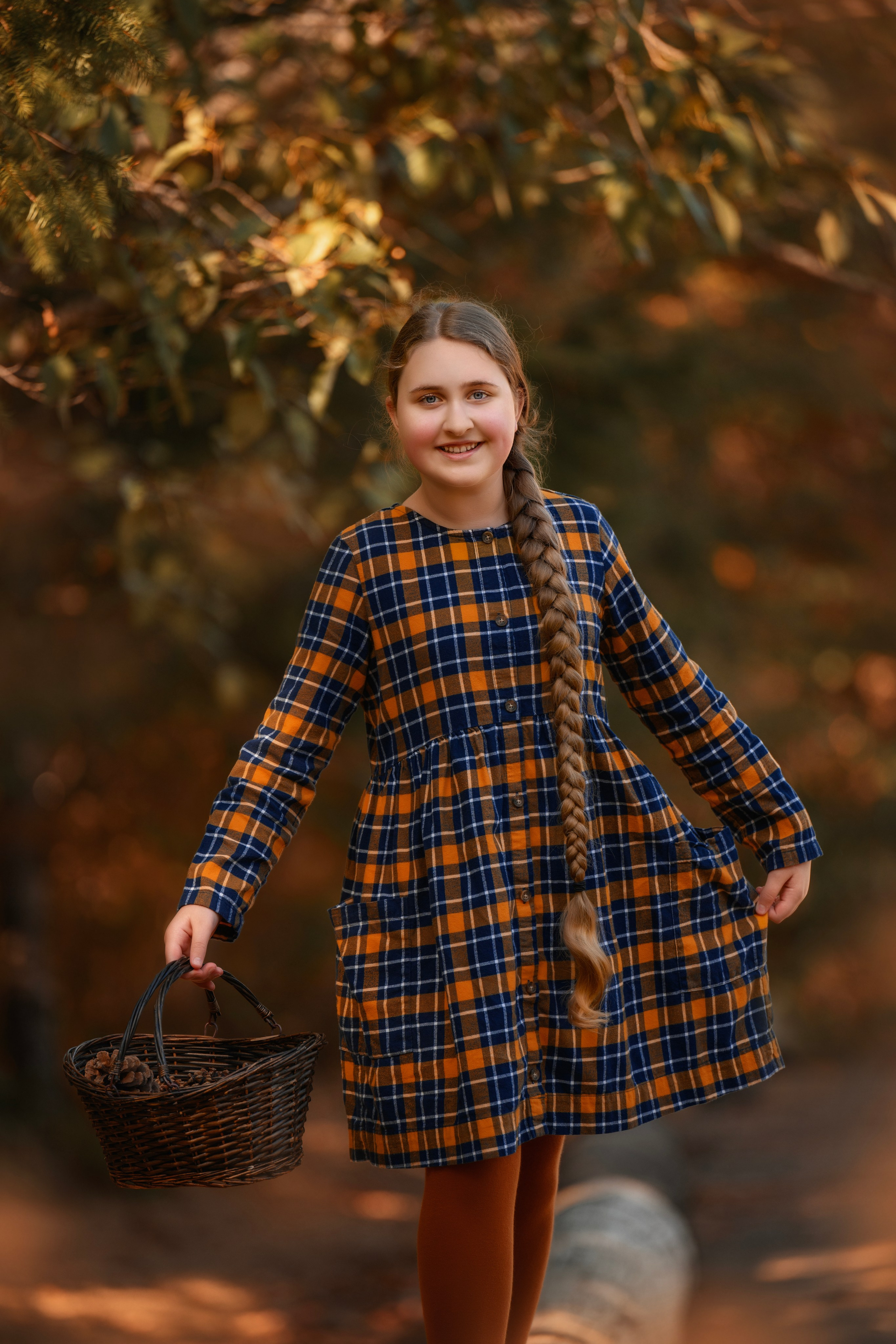 Caity in the autumn forest