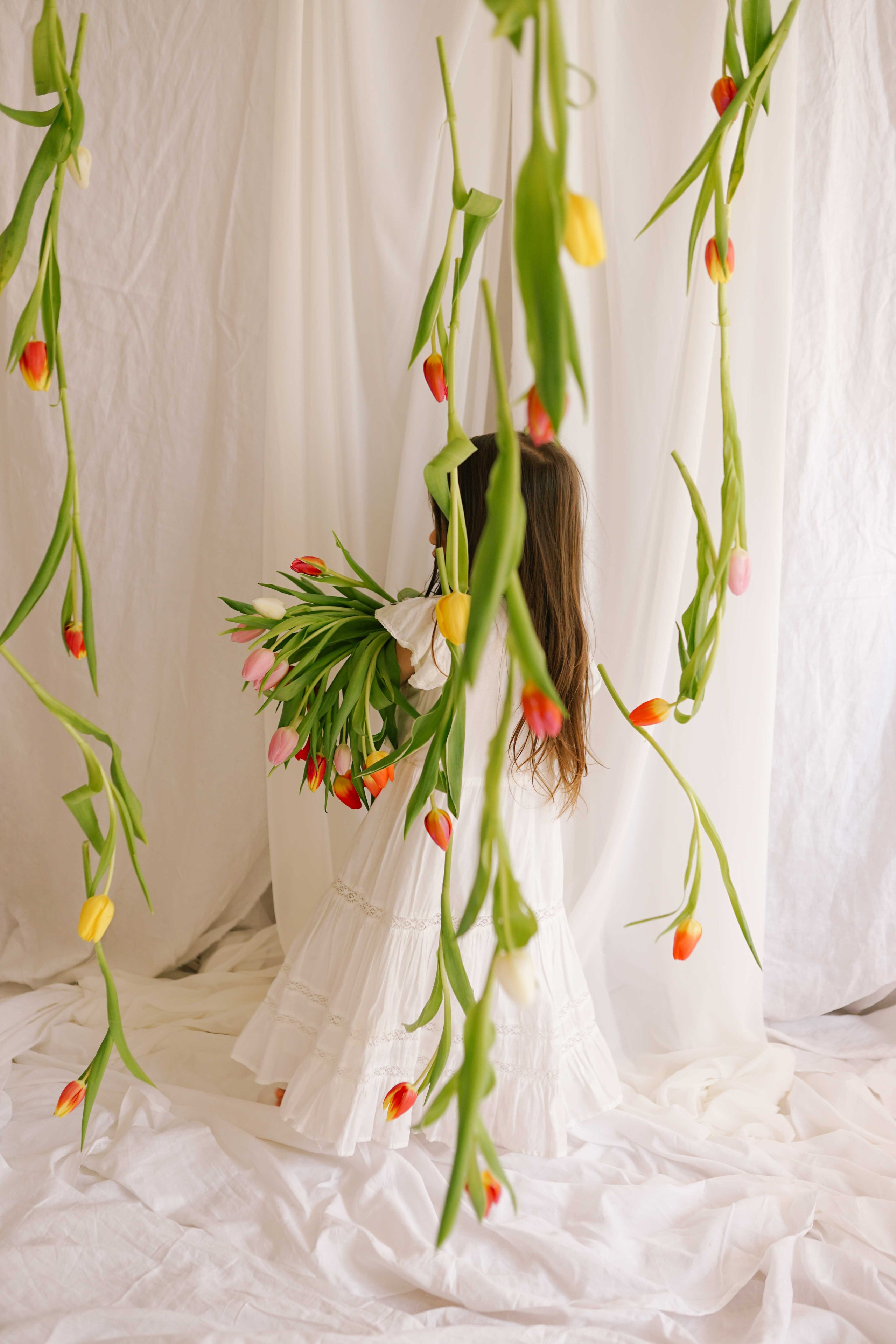 Povești Vizuale: Amintirile Familiei Voastre | Mădălina Beda. Madalina Beda- Artist vizual, fotograf, doula la nastere, consultant babywearing Brasov si in toata tara