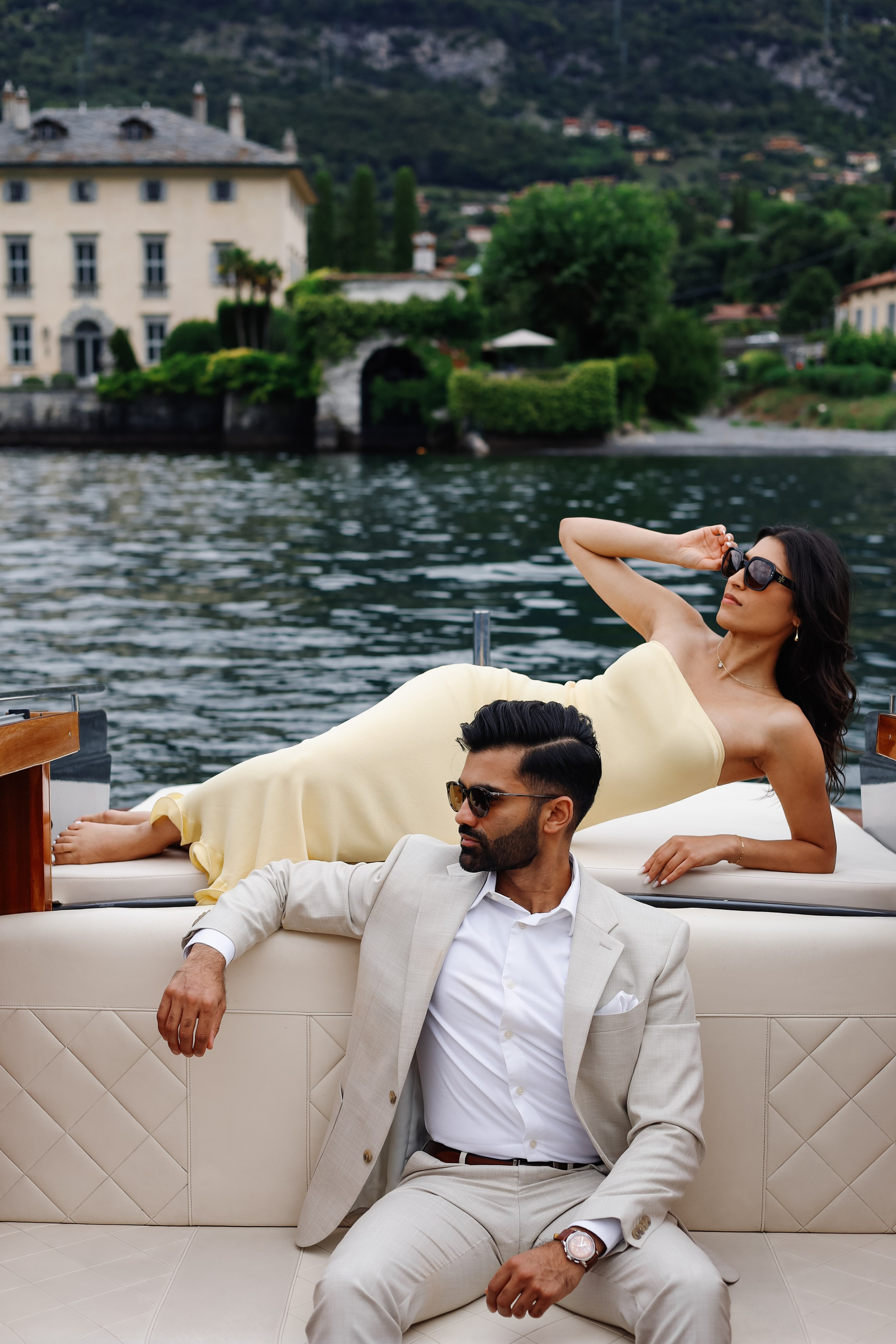 Romantic boat photoshoot in Lake Como. Proposal photoshoot in Bellagio. Luxury boat photo tour in Lake Como.