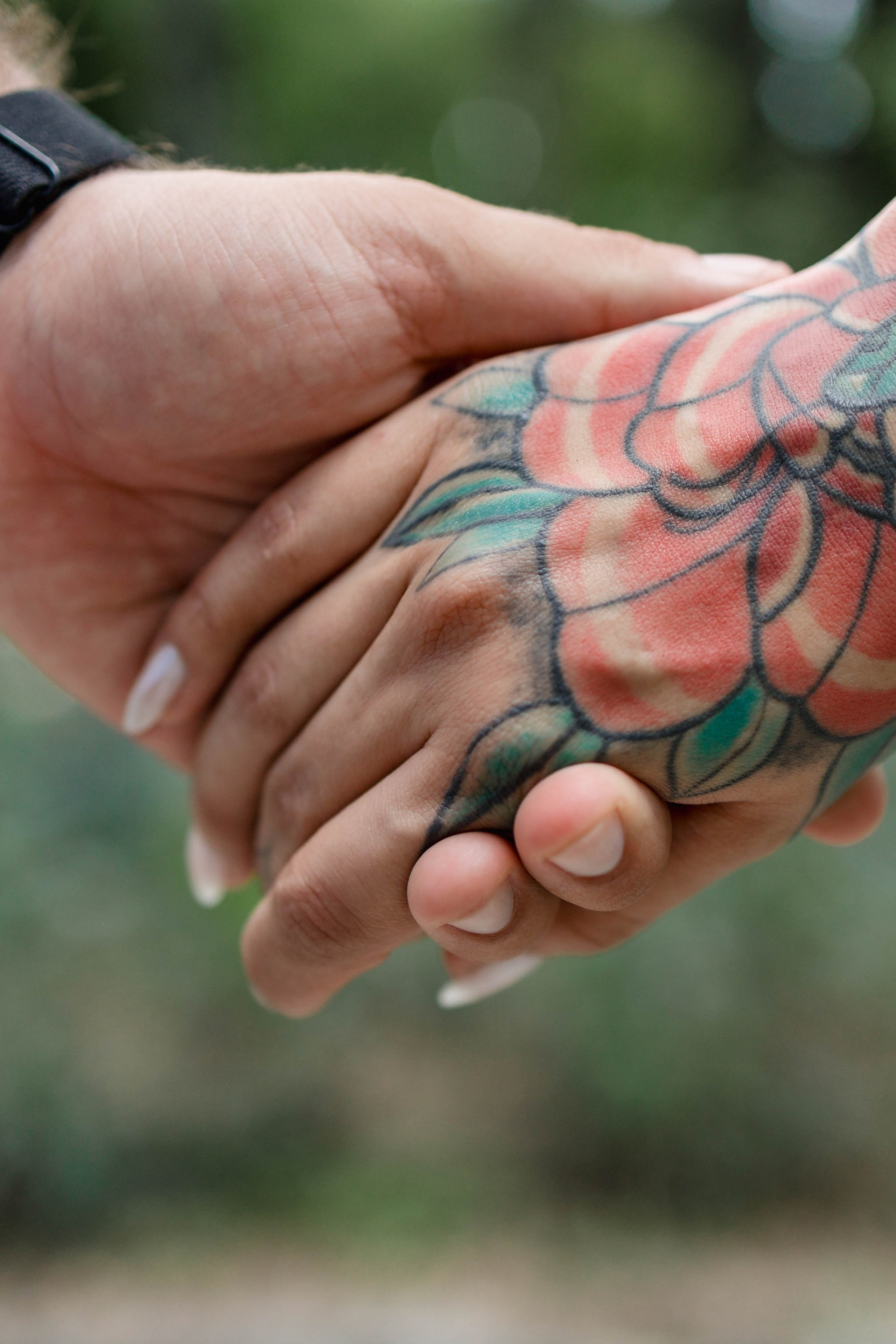 Whispers in the Greenery: Couple Photoshoots in Guadalajara