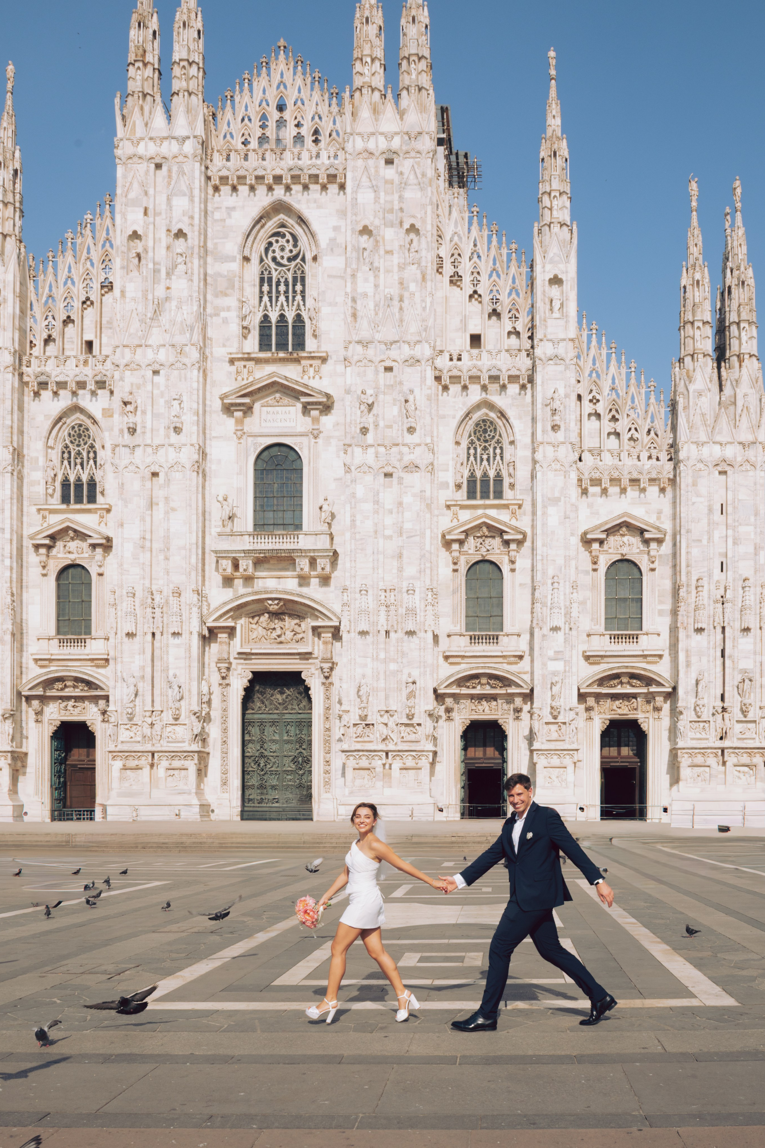 Early morning in Milan. AnaMilanoFoto | Couple & Wedding Photographer in Milan