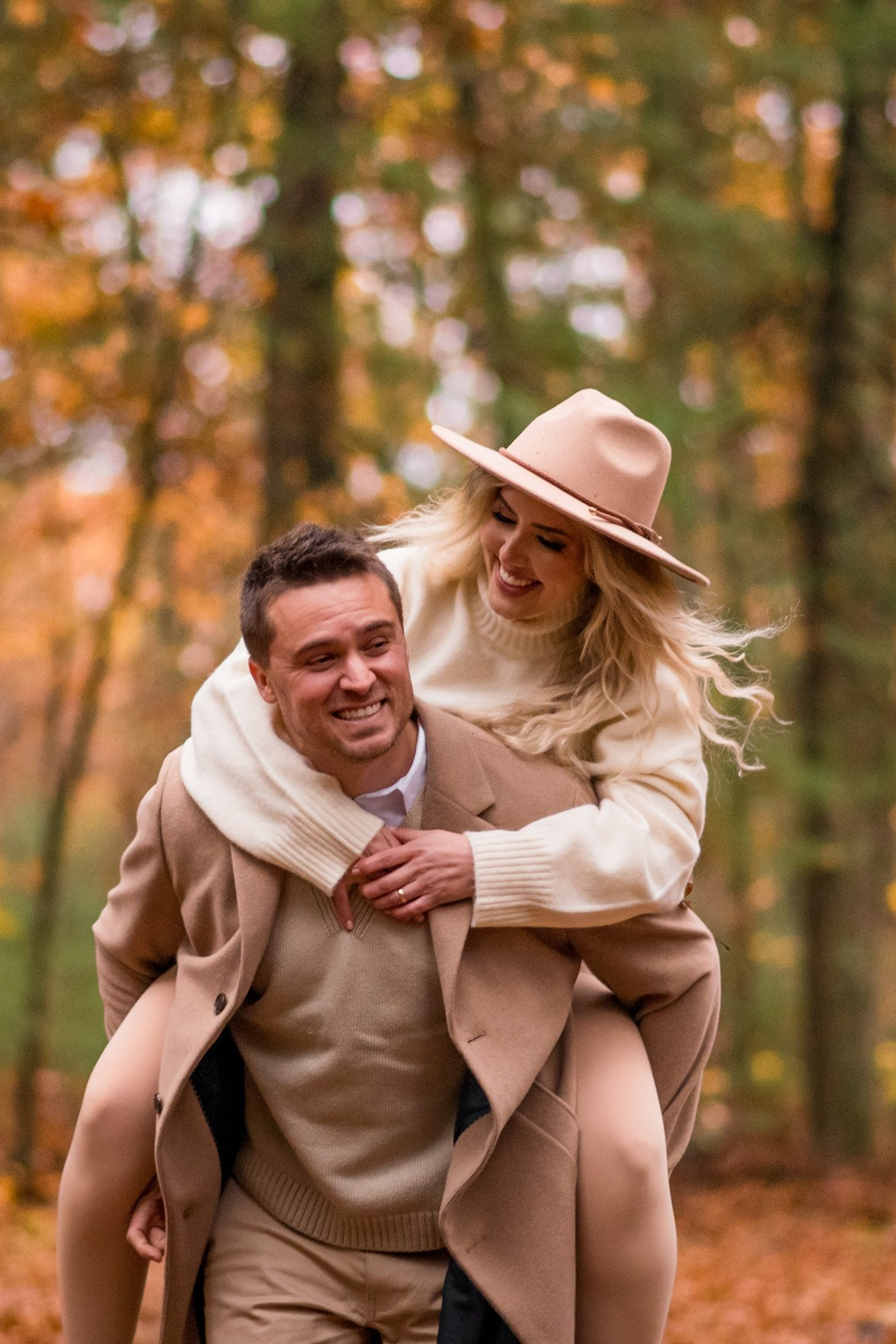 Capturing Fall Love: Shelen and Marcelo’s Romantic Photoshoot in&nbsp;Boston