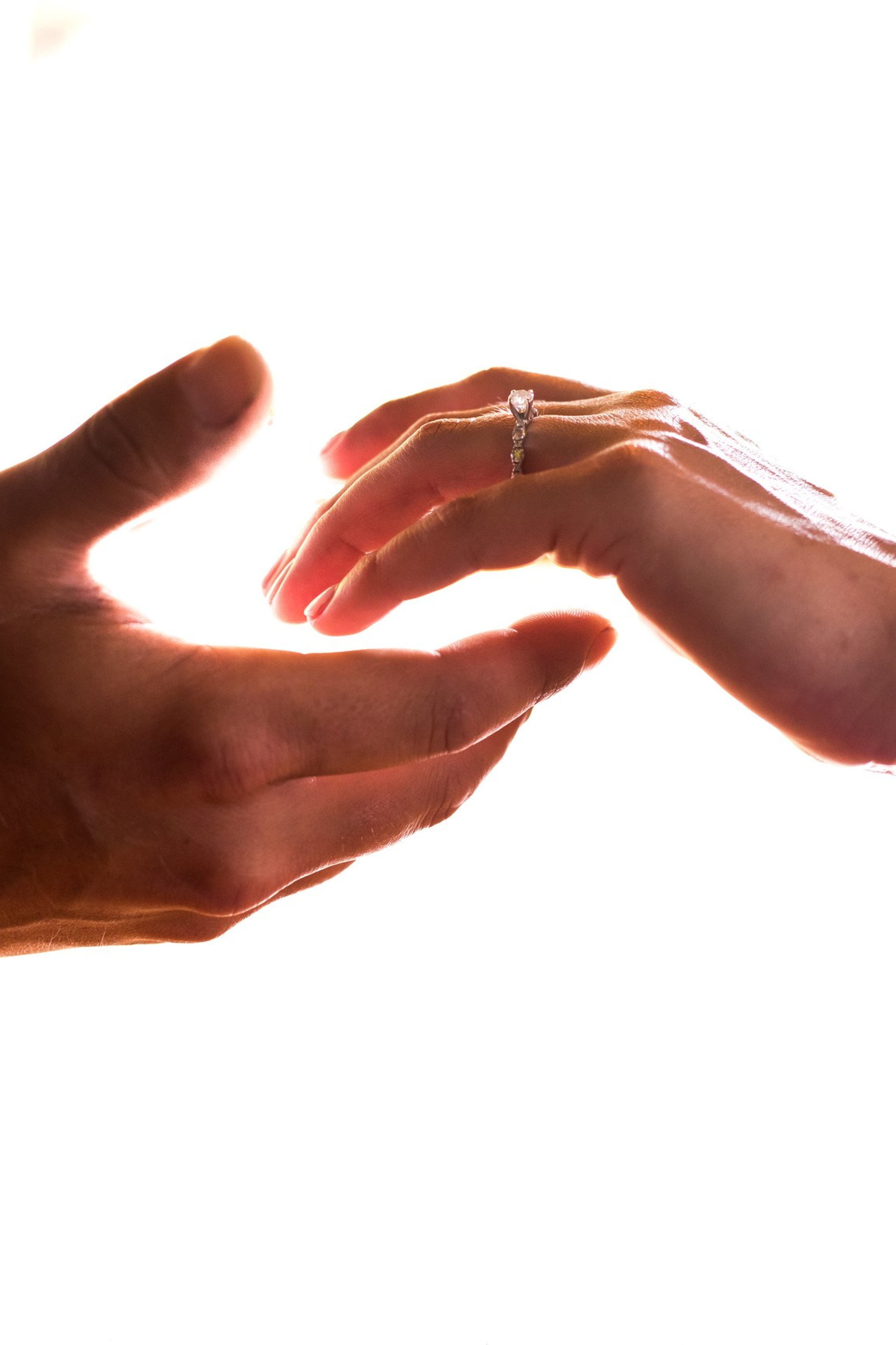 A&nbsp;Restaurant Romance: Photoshoot at&nbsp;the Place Where They First Fell in&nbsp;Love