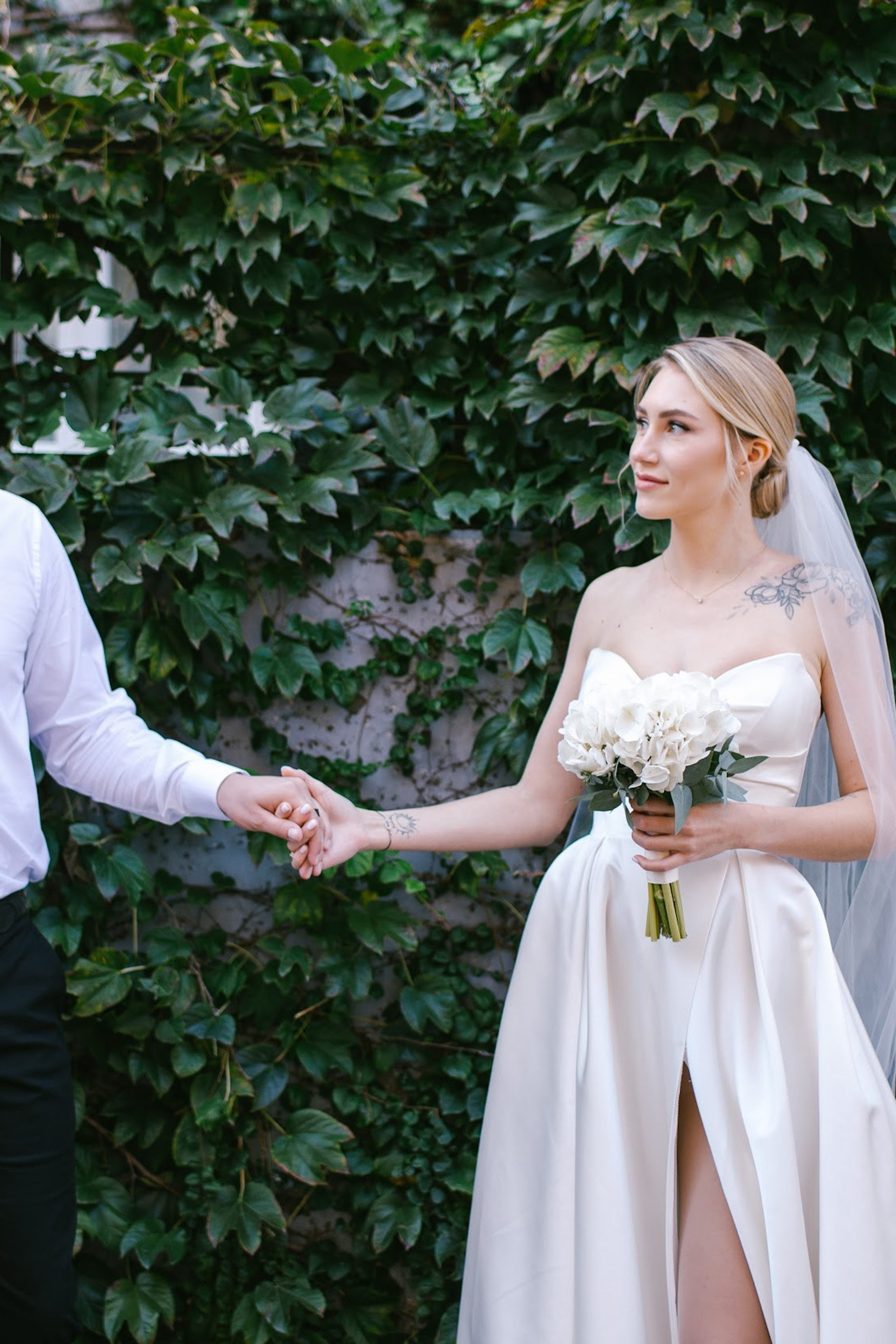 Wedding in Batumi for foreigners — Papers in 9 hours, Ceremony and Photographer. Арт Ивент Студио — Самое рейтинговое свадебное агентство в Грузии