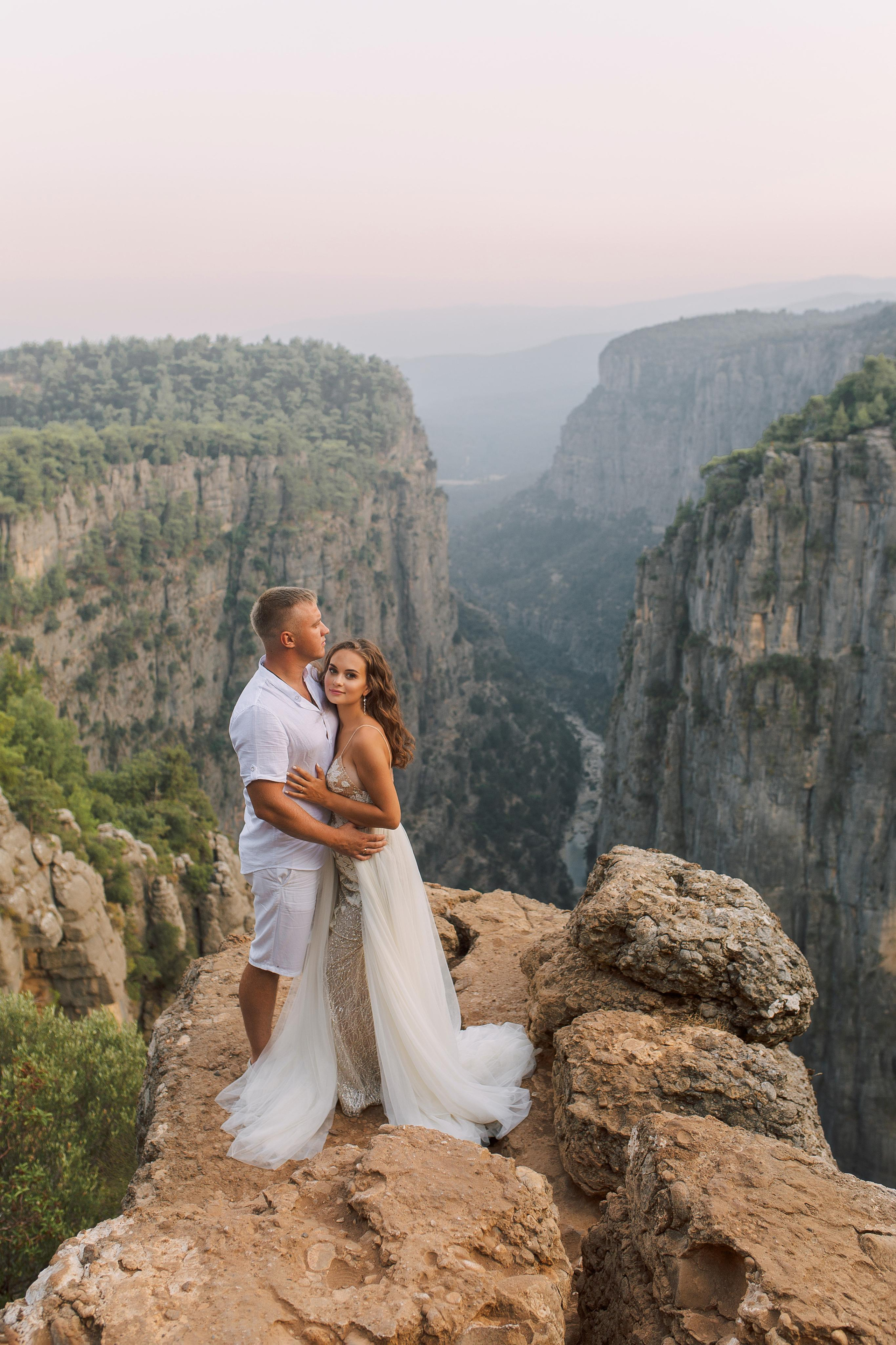 Wedding photo shoot in&nbsp;the magic canyon