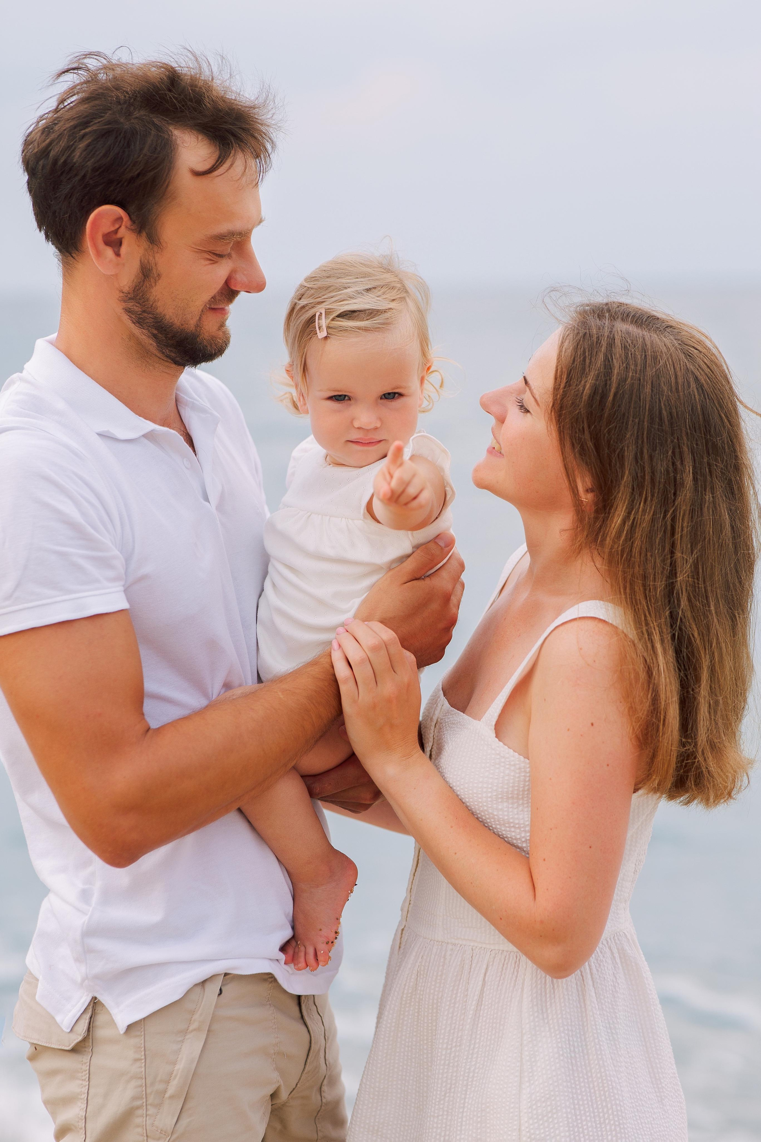 Morning family photo shoot on Cleopatra Beach