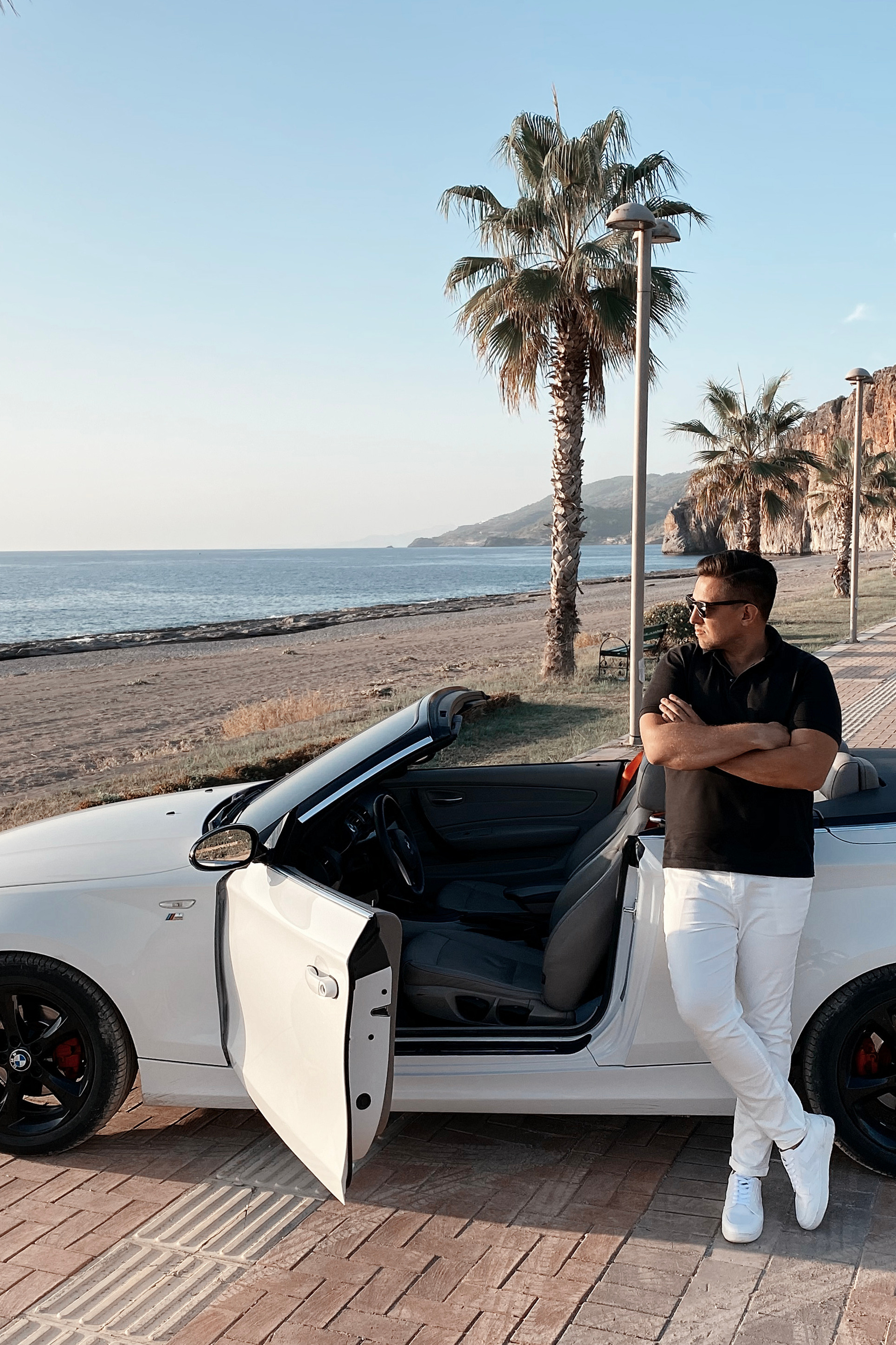 Съемка для контента с кабриолетом