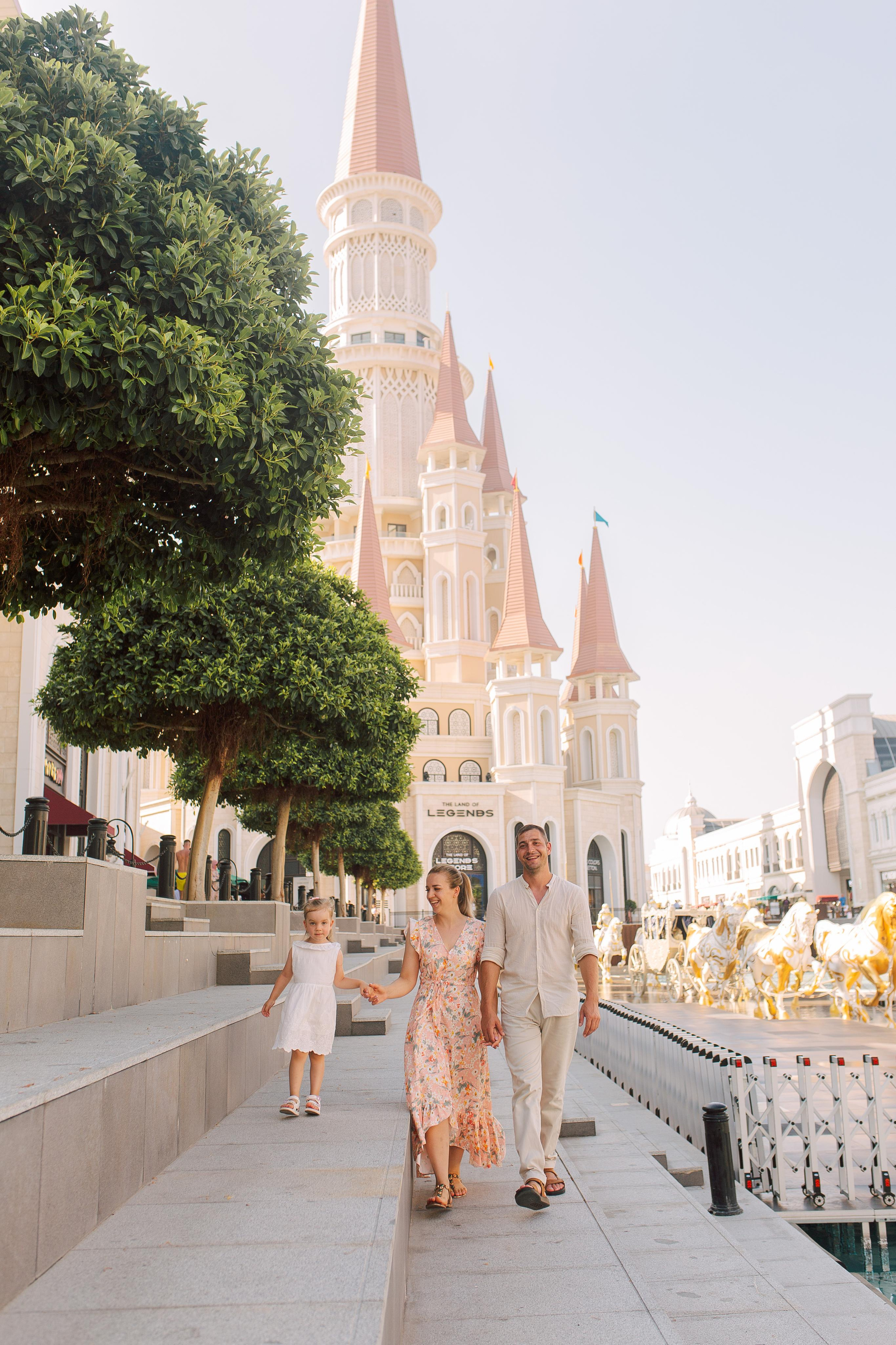 Семейные моменты и искренние эмоции в парке Land of Legends