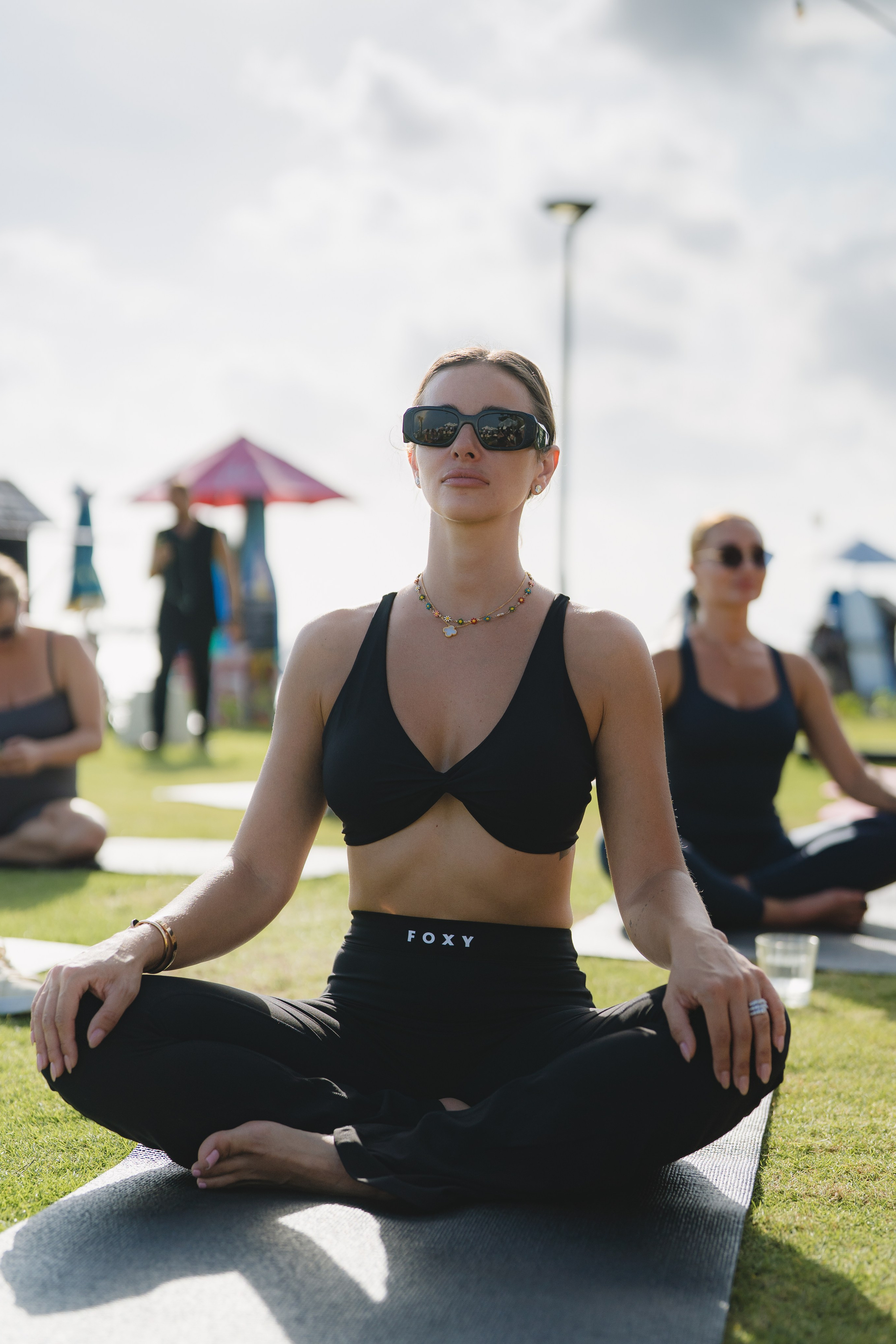TEUS Group, Agents Yoga session by the Ocean. Коммьюнити фотограф, Москва, Сергей Зворыгин