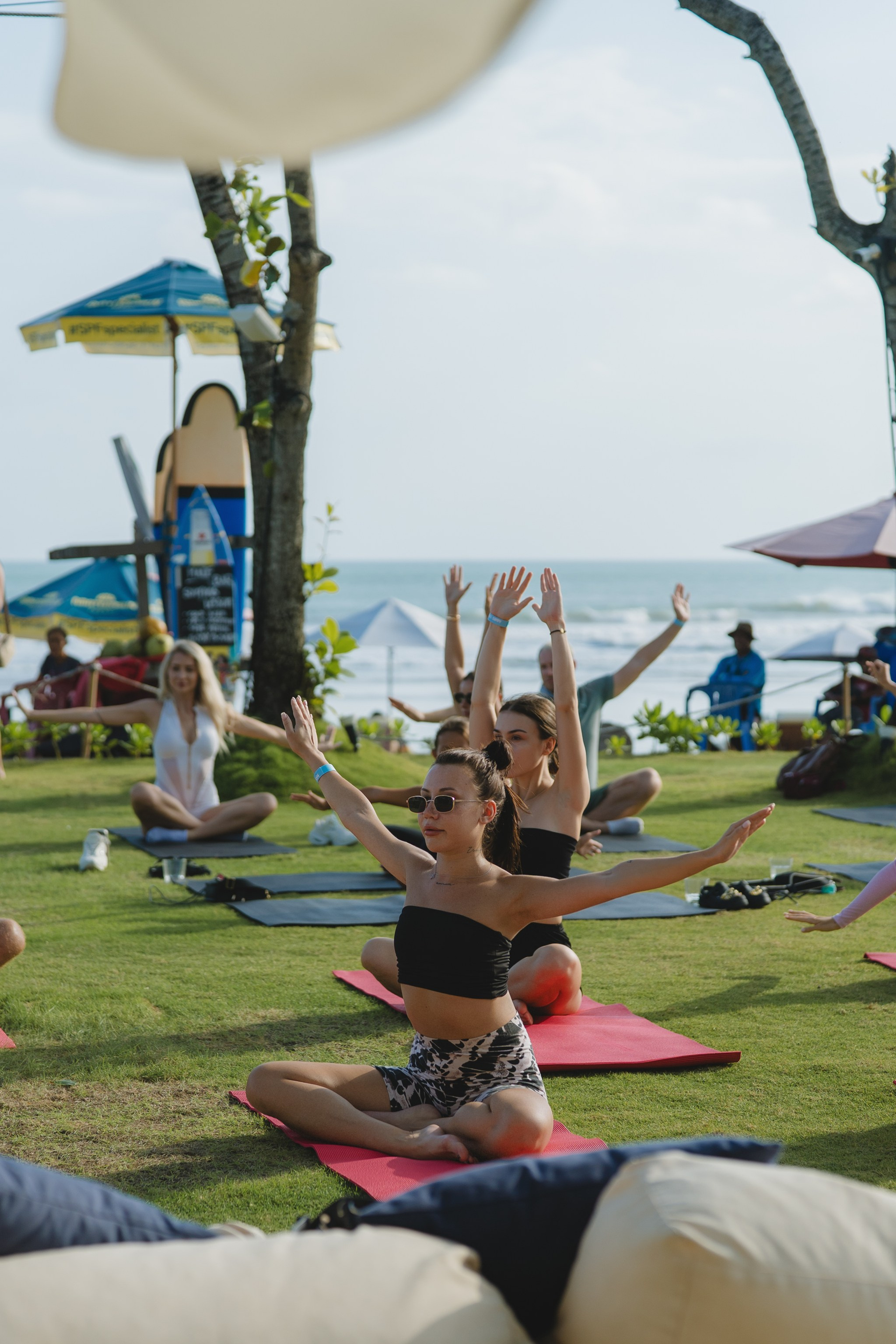 TEUS Group, Agents Yoga session by the Ocean. Коммьюнити фотограф, Москва, Сергей Зворыгин
