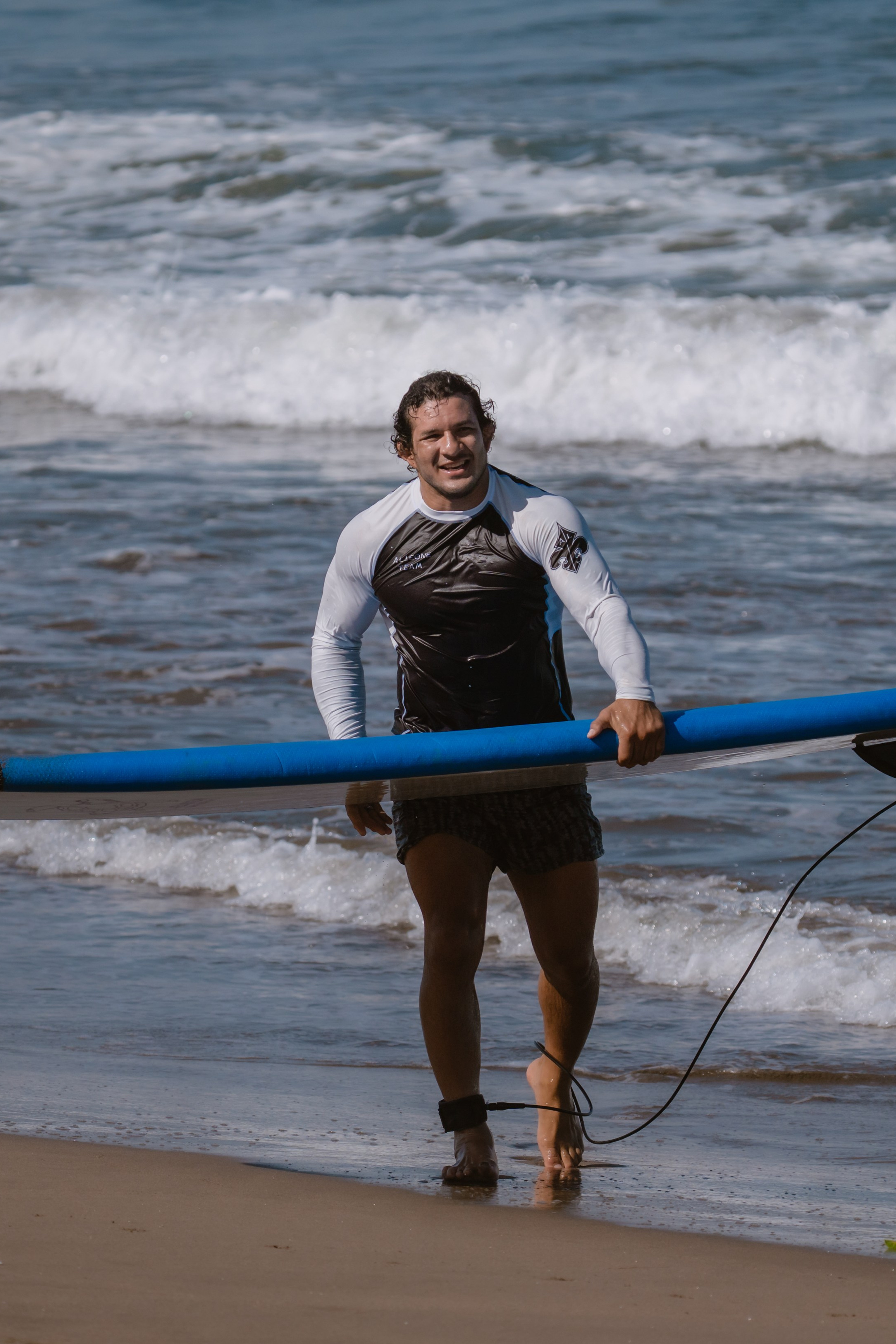 Al Leone athletes having fun surfing in the Pacific Ocean. Коммьюнити фотограф, Москва, Сергей Зворыгин