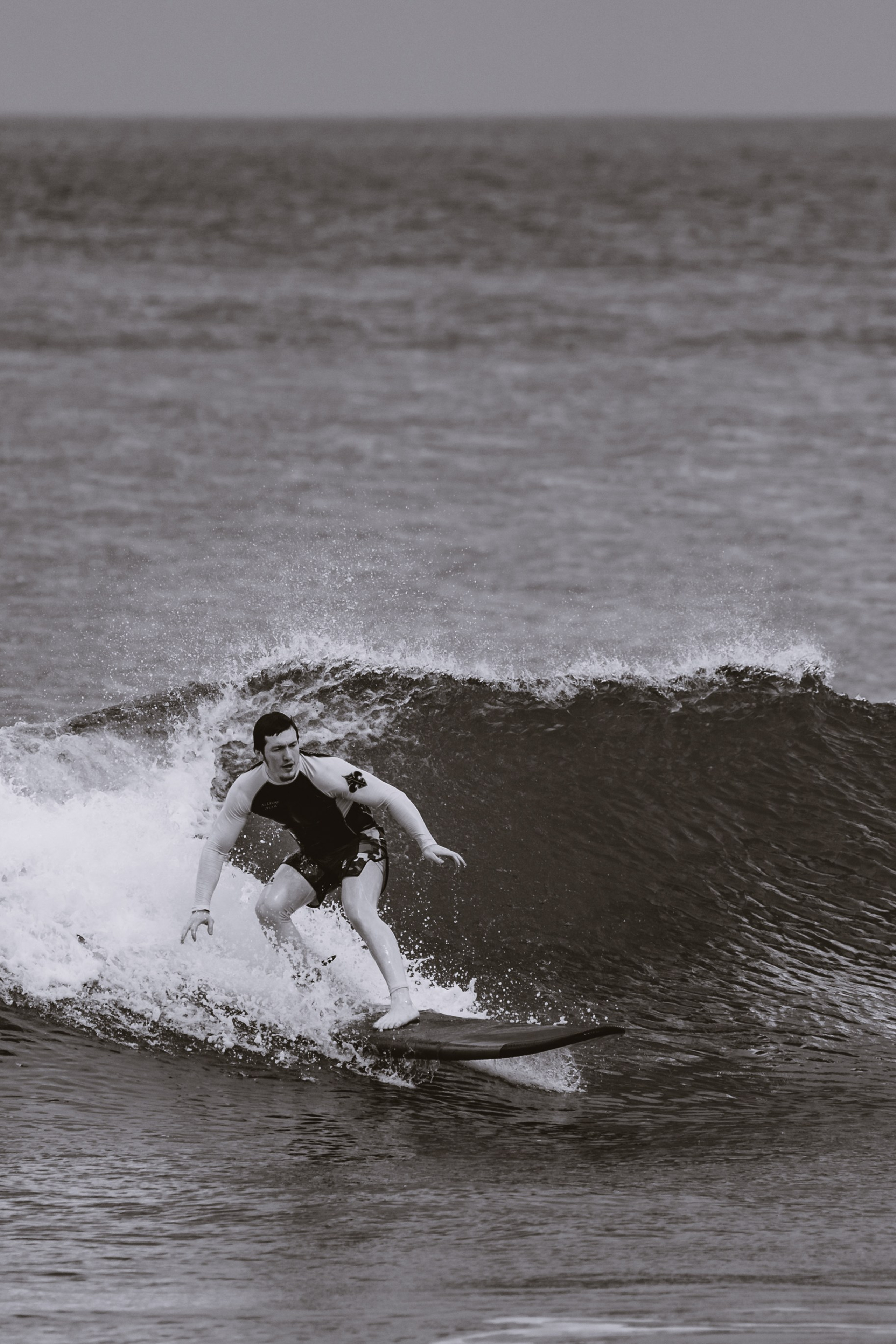 Mixed martial artists having fun surfing at the ocean in between training sessions. Коммьюнити фотограф, Москва, Сергей Зворыгин