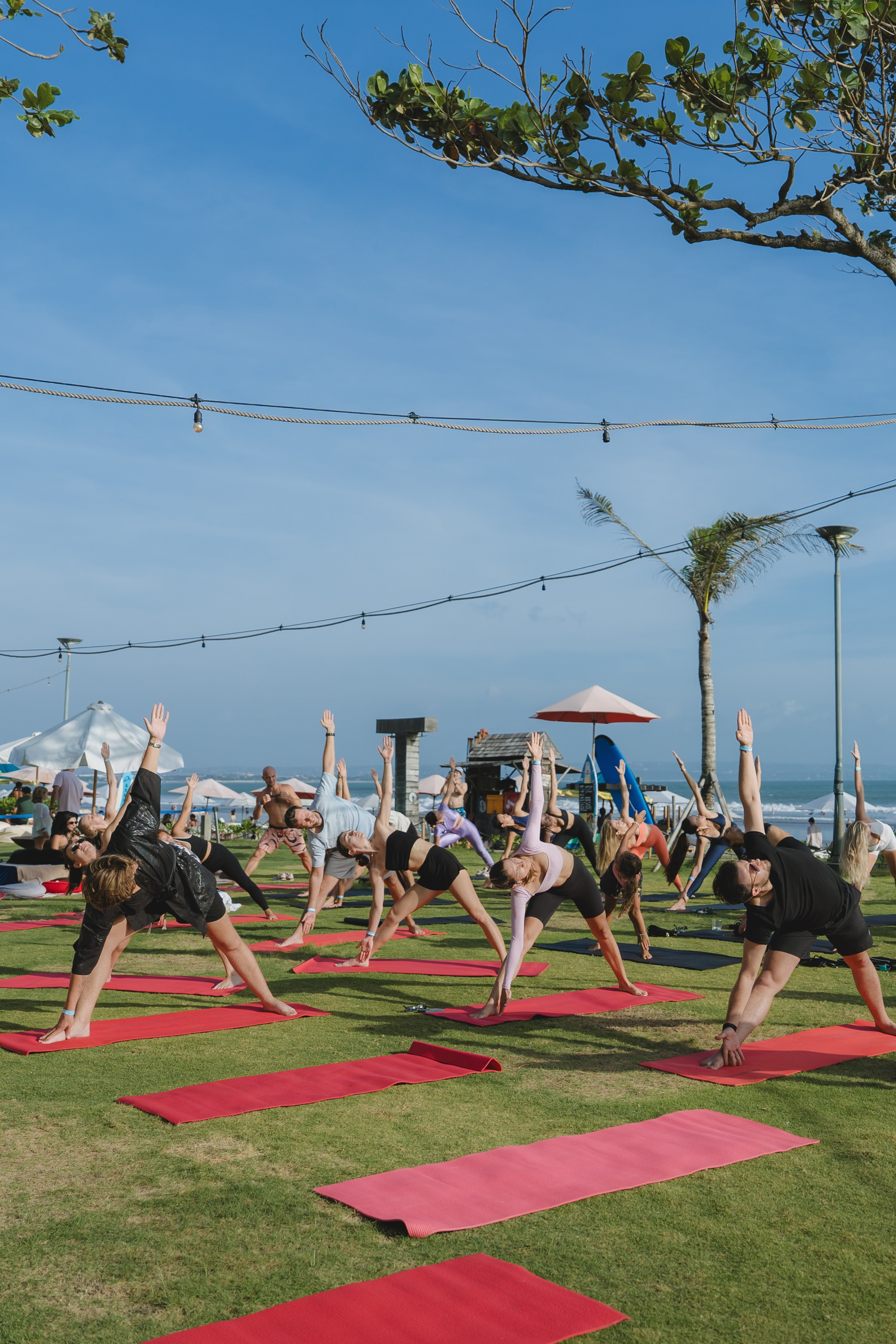 TEUS Group, Agents Yoga session by the Ocean. Коммьюнити фотограф, Москва, Сергей Зворыгин