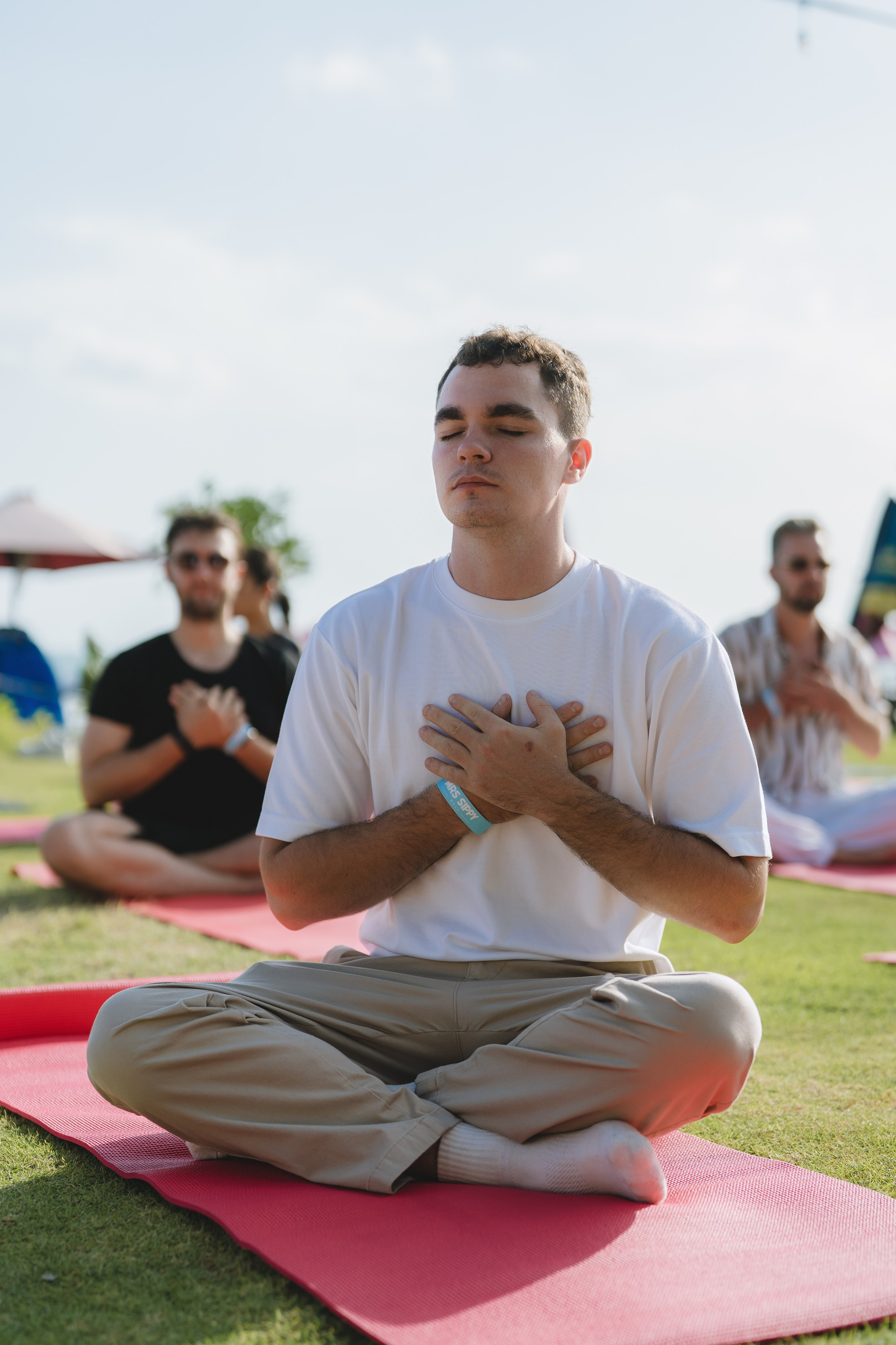 TEUS Group, Agents Yoga session by the Ocean. Коммьюнити фотограф, Москва, Сергей Зворыгин