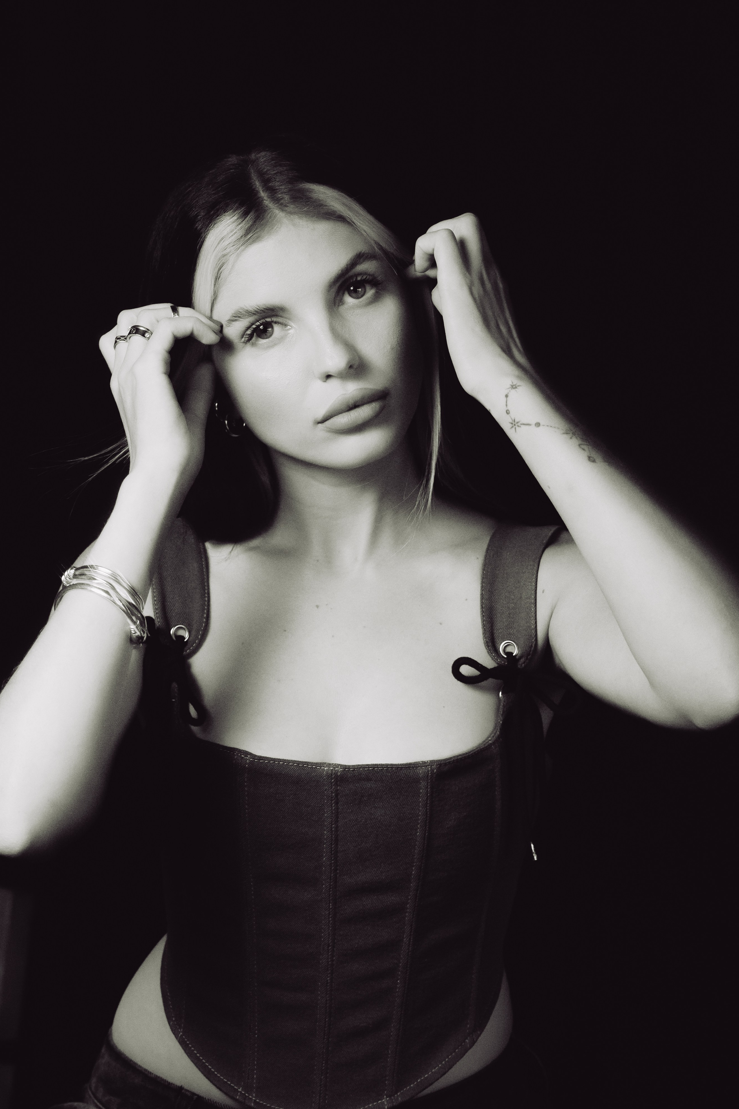 Riina and Verona music portrait session on location. Коммьюнити фотограф, Москва, Сергей Зворыгин