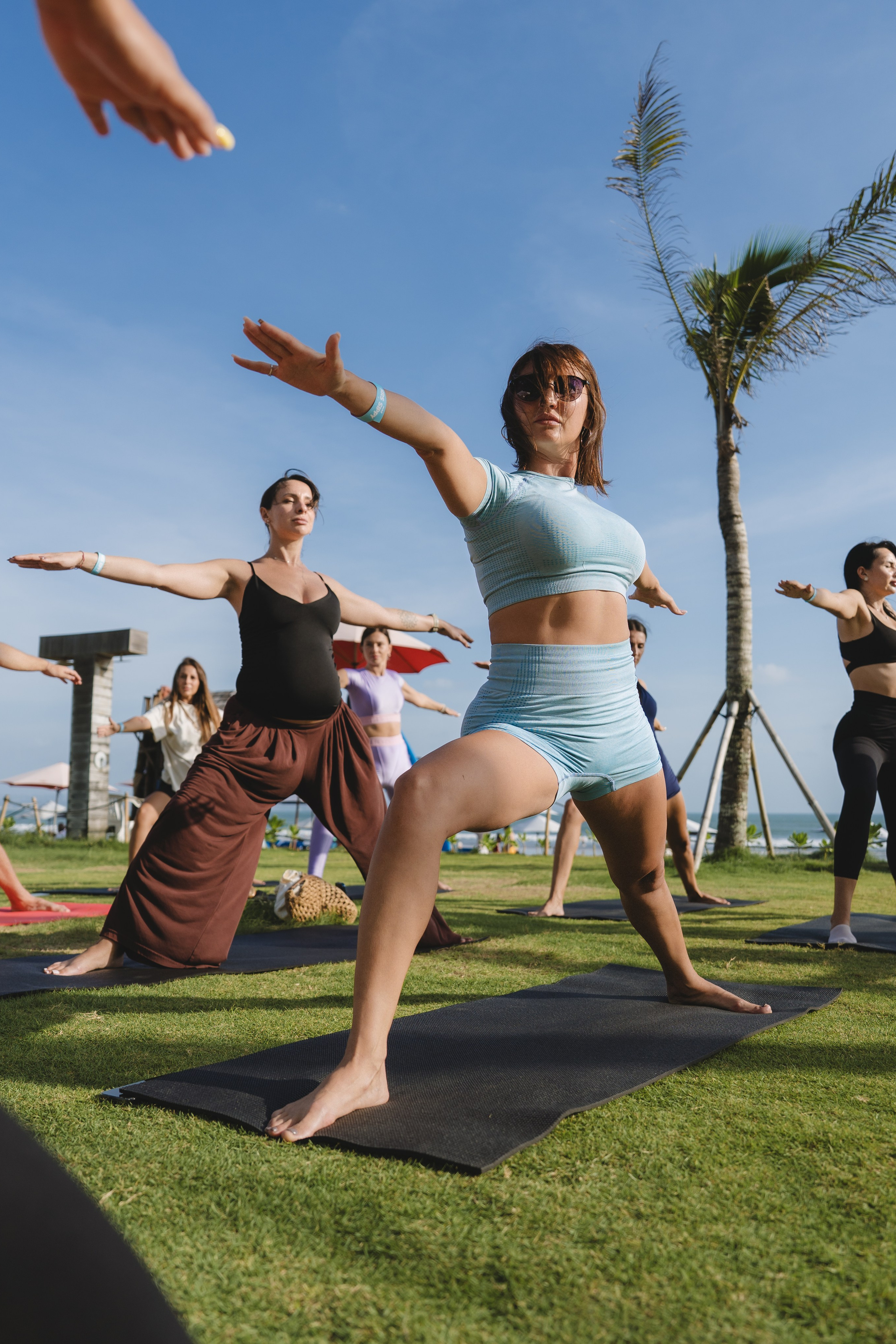 TEUS Group, Agents Yoga session by the Ocean. Коммьюнити фотограф, Москва, Сергей Зворыгин