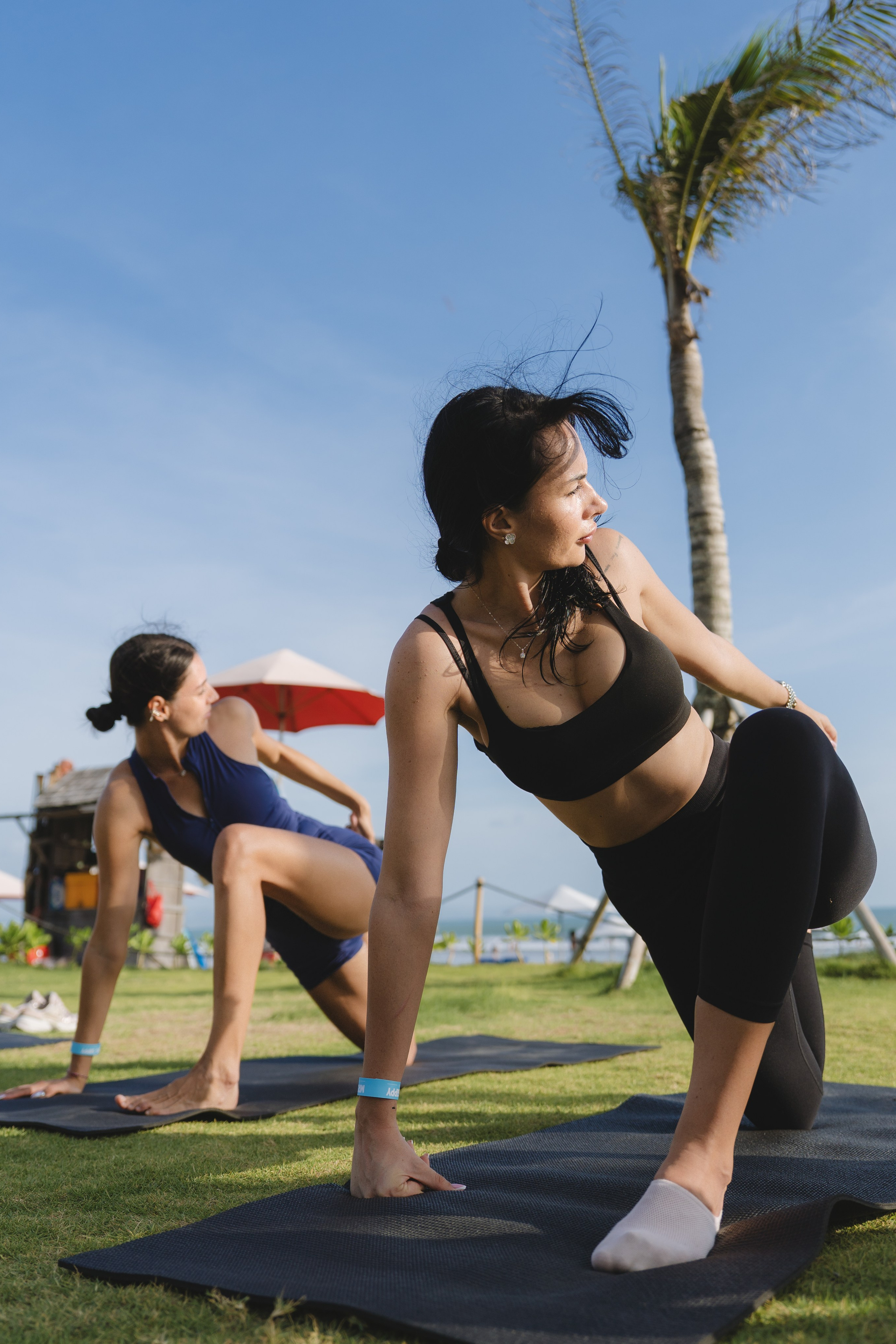 TEUS Group, Agents Yoga session by the Ocean. Коммьюнити фотограф, Москва, Сергей Зворыгин
