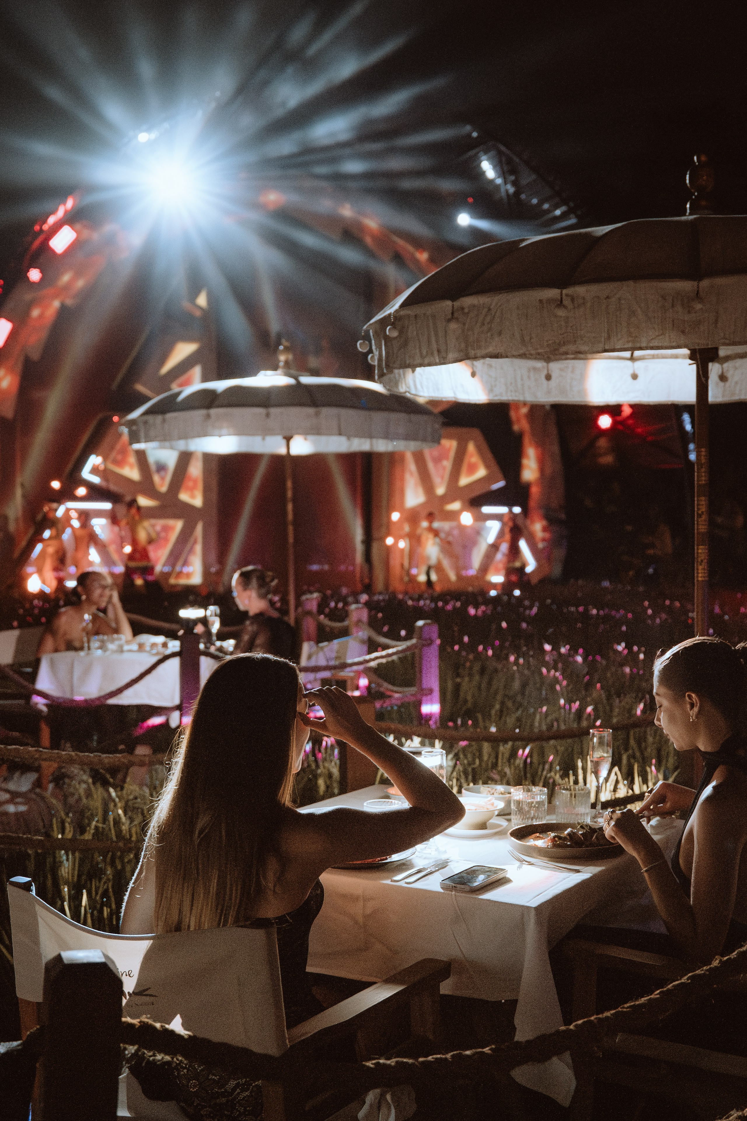 Fine dining by the rice field at Sardine after sunset, Bali. Коммьюнити фотограф, Москва, Сергей Зворыгин