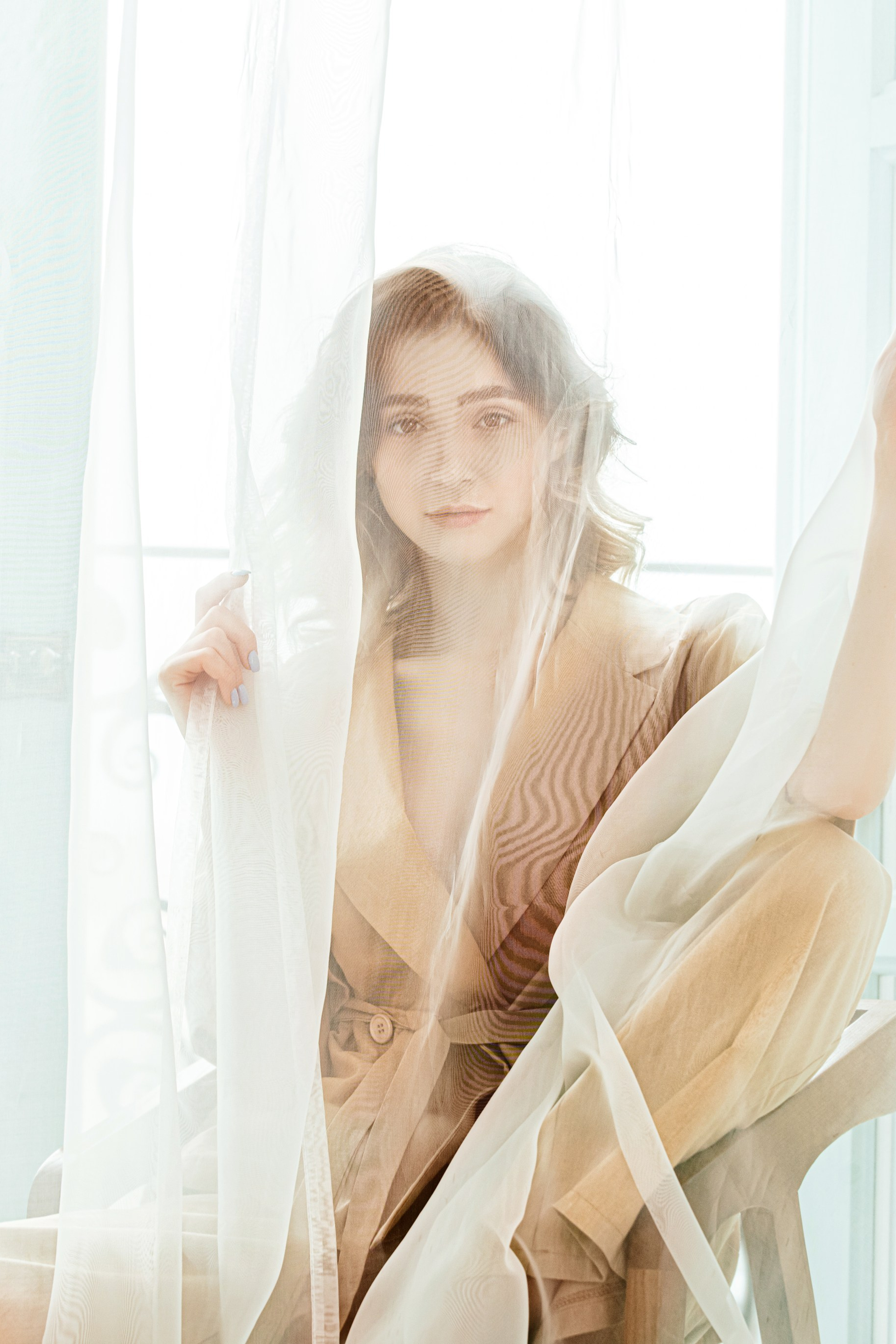 Charme doux: Séance photo conceptuelle en tons beige. Photographe professionnelle de la ville d’Auxerre - Ekaterina Mathieu