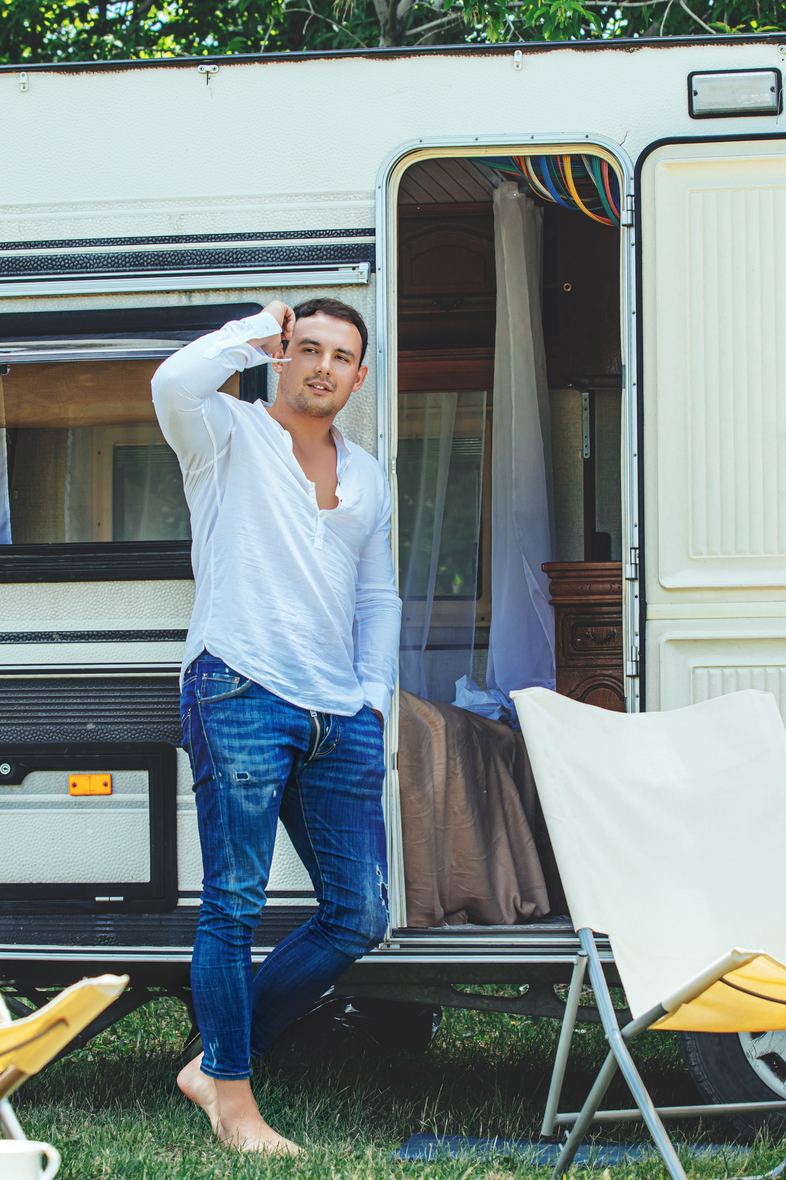 Romance sur la route: Une histoire d’amour dans une maison sur roues. Photographe professionnelle de la ville d’Auxerre - Ekaterina Mathieu