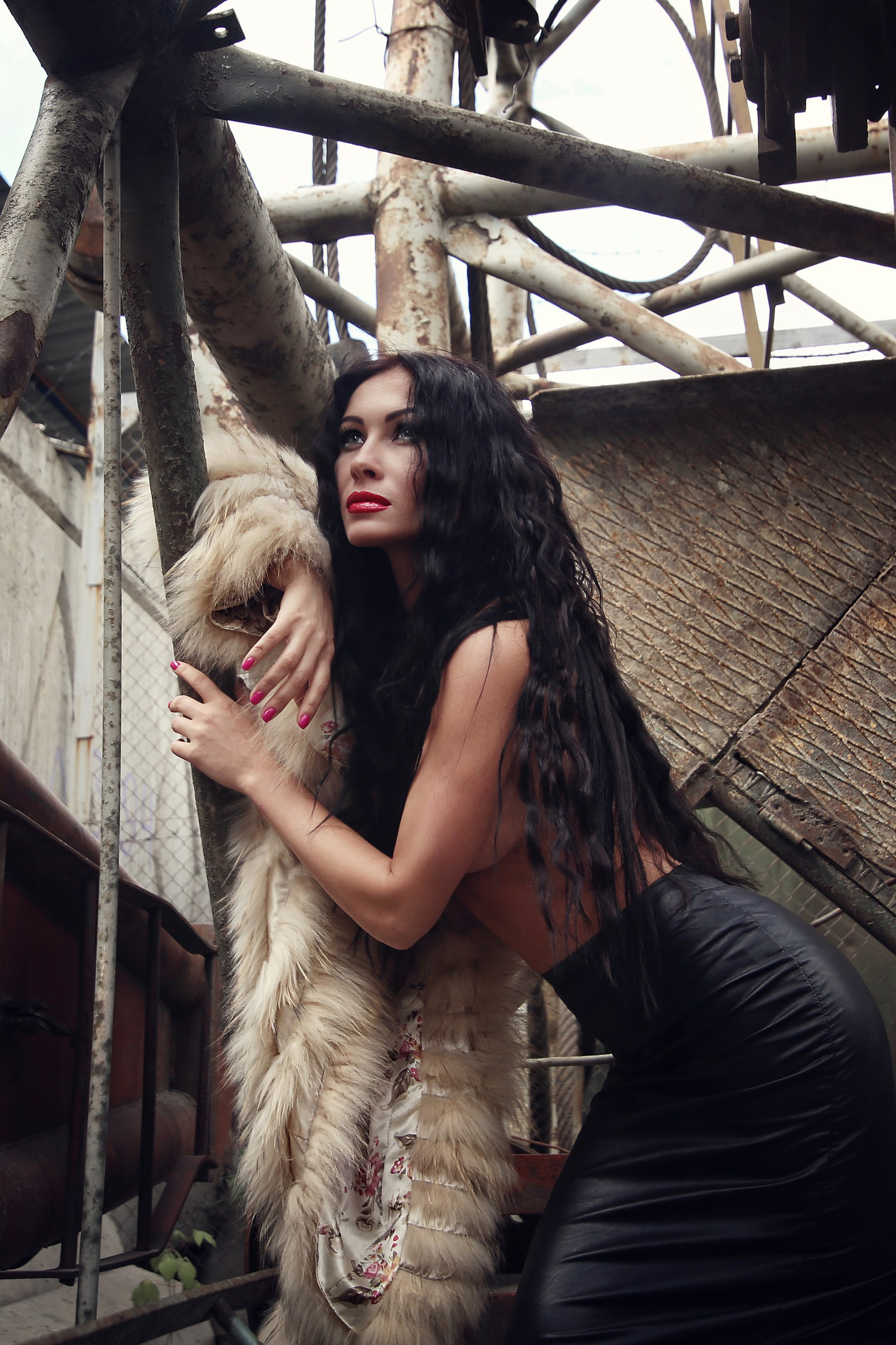 Grâce Métallique: Portraits Conceptuels. Photographe professionnelle de la ville d’Auxerre - Ekaterina Mathieu