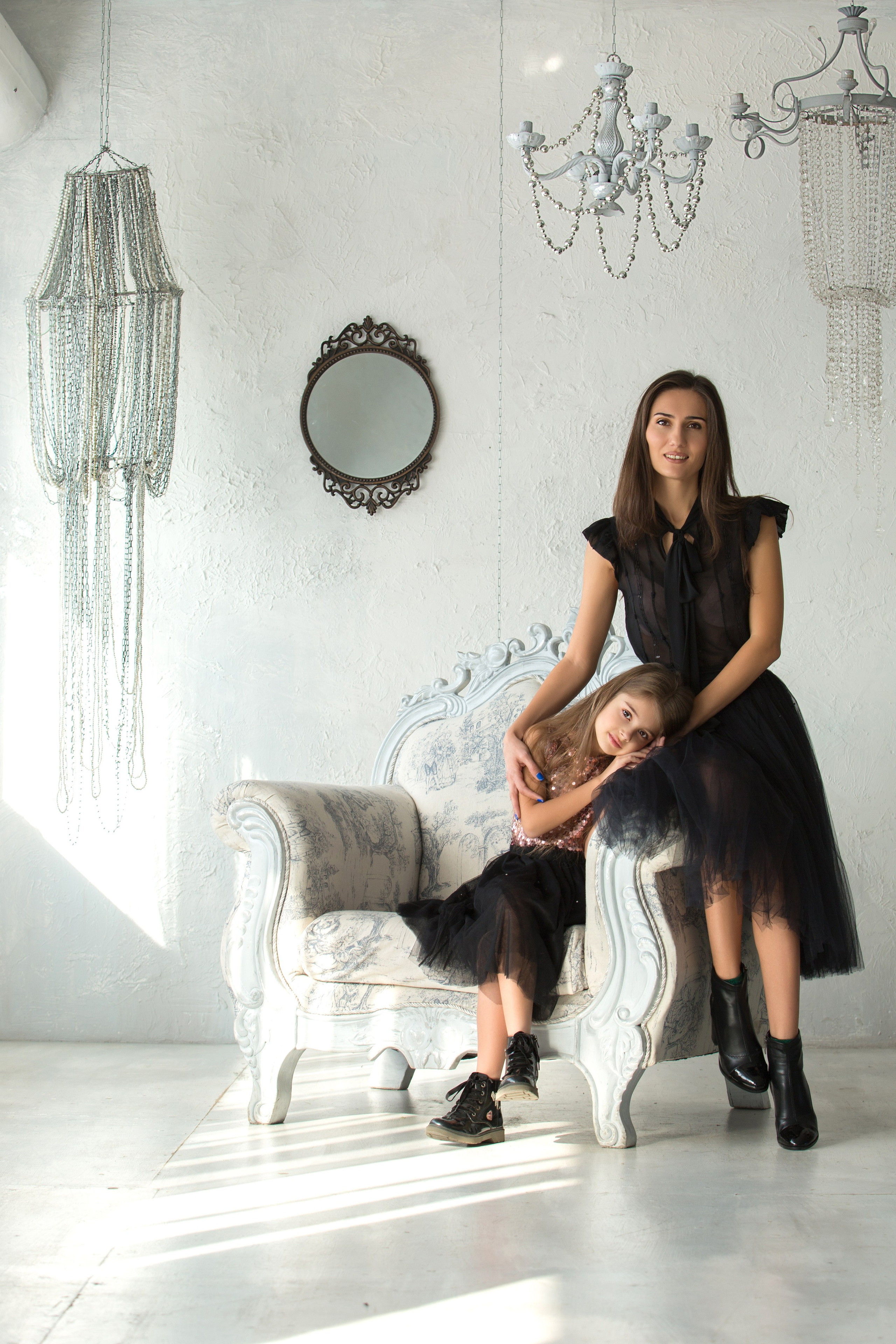 La douceur est tendre. Séance photo mère et fille. Photographe professionnelle de la ville d’Auxerre - Ekaterina Mathieu