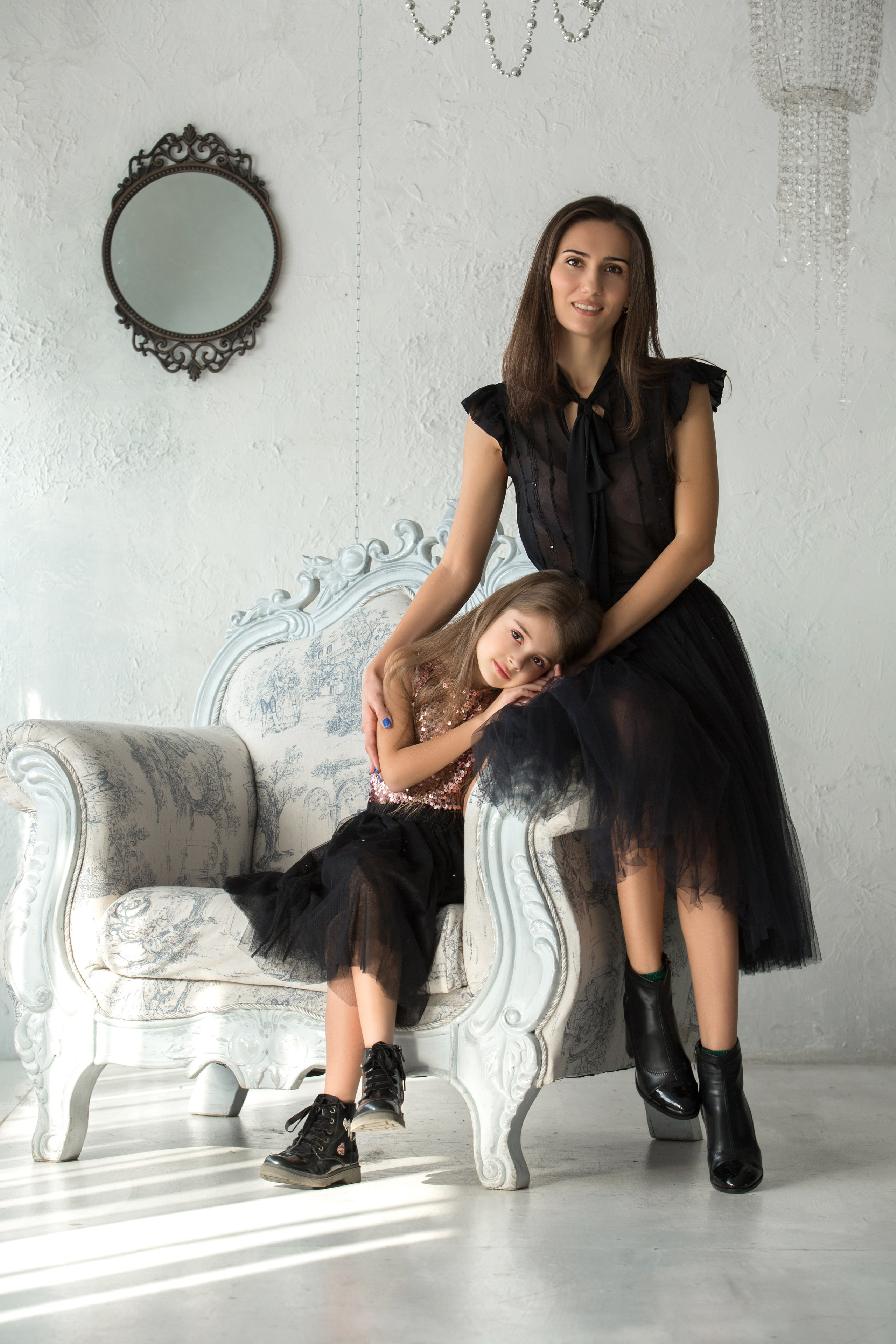 La douceur est tendre. Séance photo mère et fille. Photographe professionnelle de la ville d’Auxerre - Ekaterina Mathieu