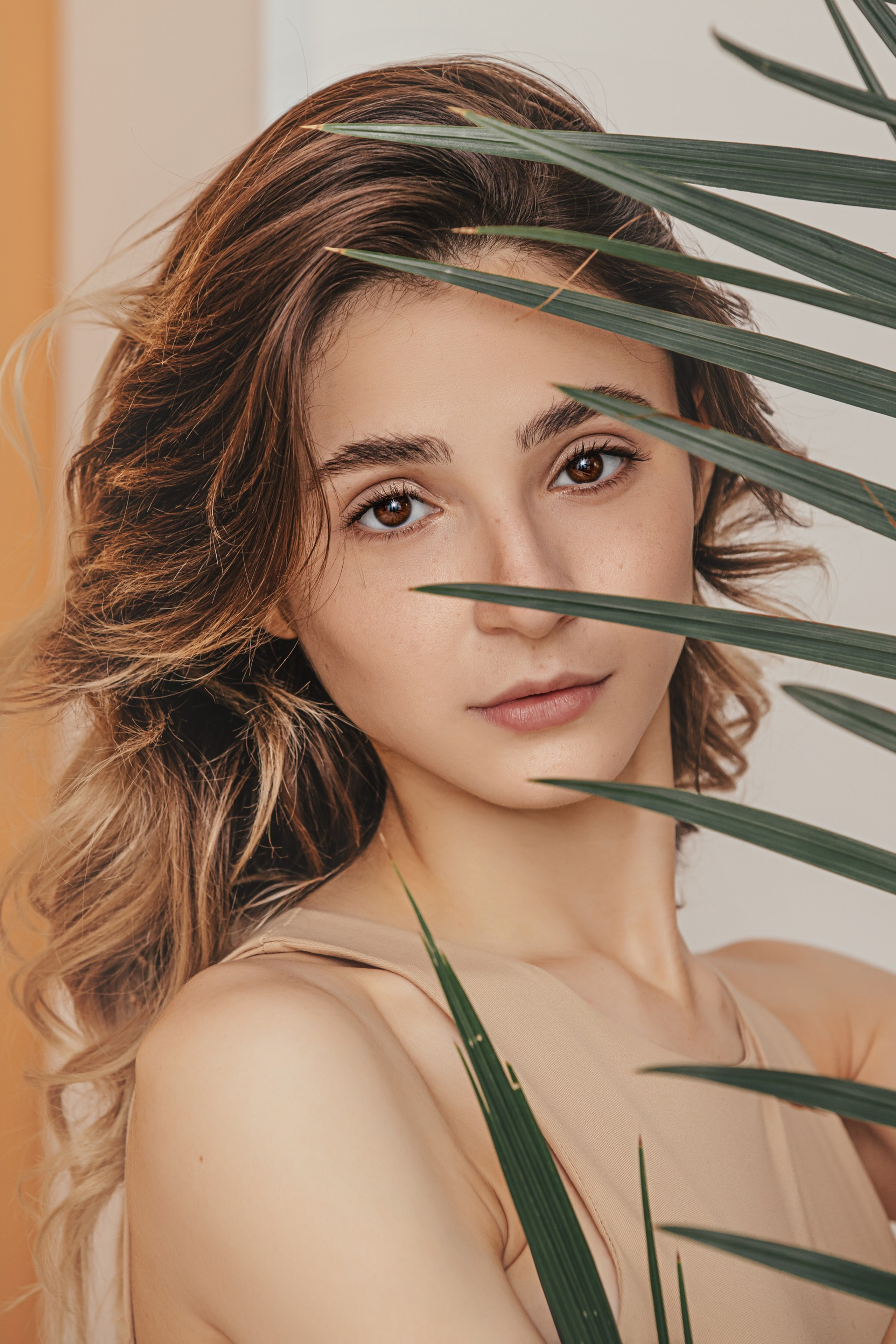 Charme doux: Séance photo conceptuelle en tons beige. Photographe professionnelle de la ville d’Auxerre - Ekaterina Mathieu