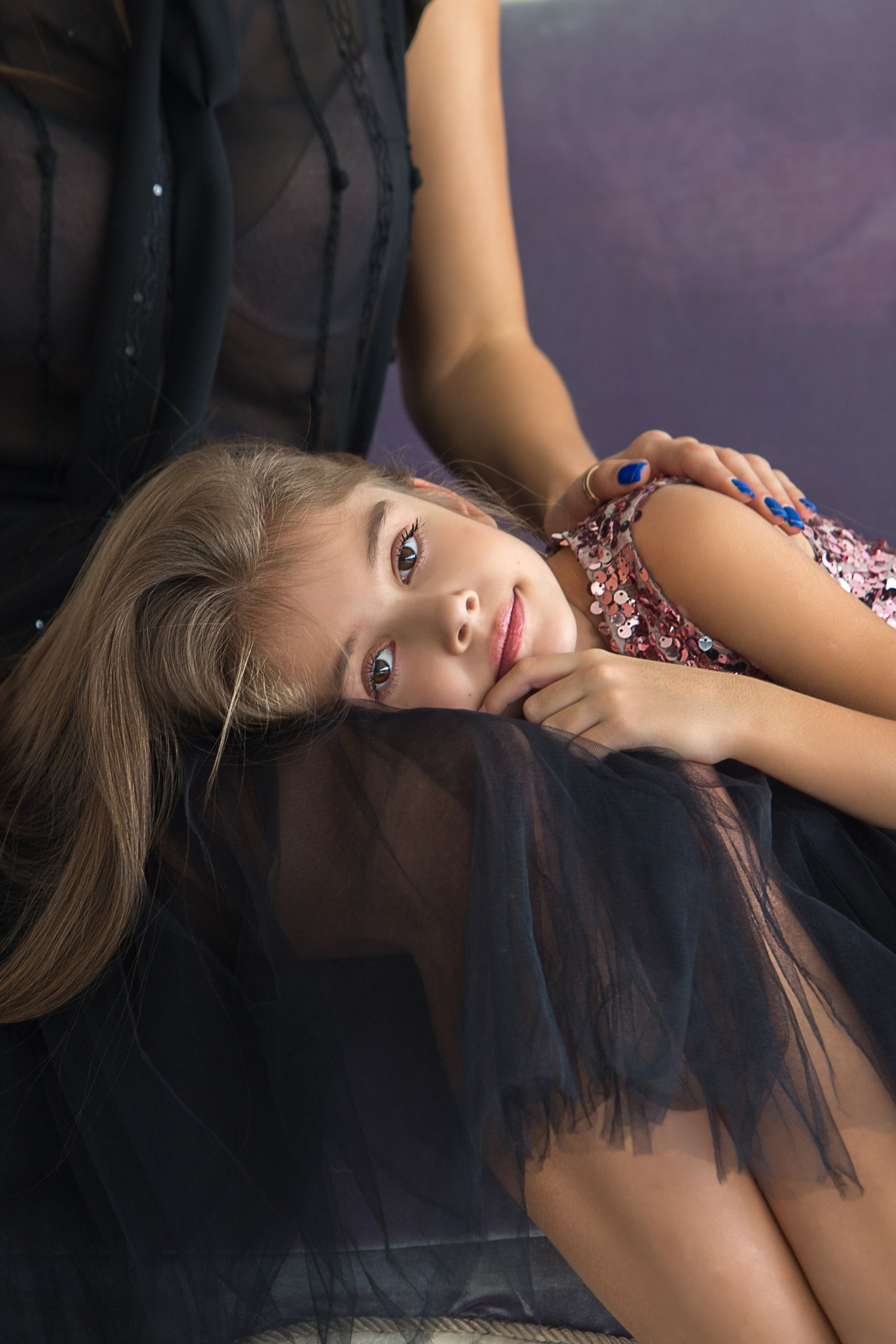 La douceur est tendre. Séance photo mère et fille. Photographe professionnelle de la ville d’Auxerre - Ekaterina Mathieu