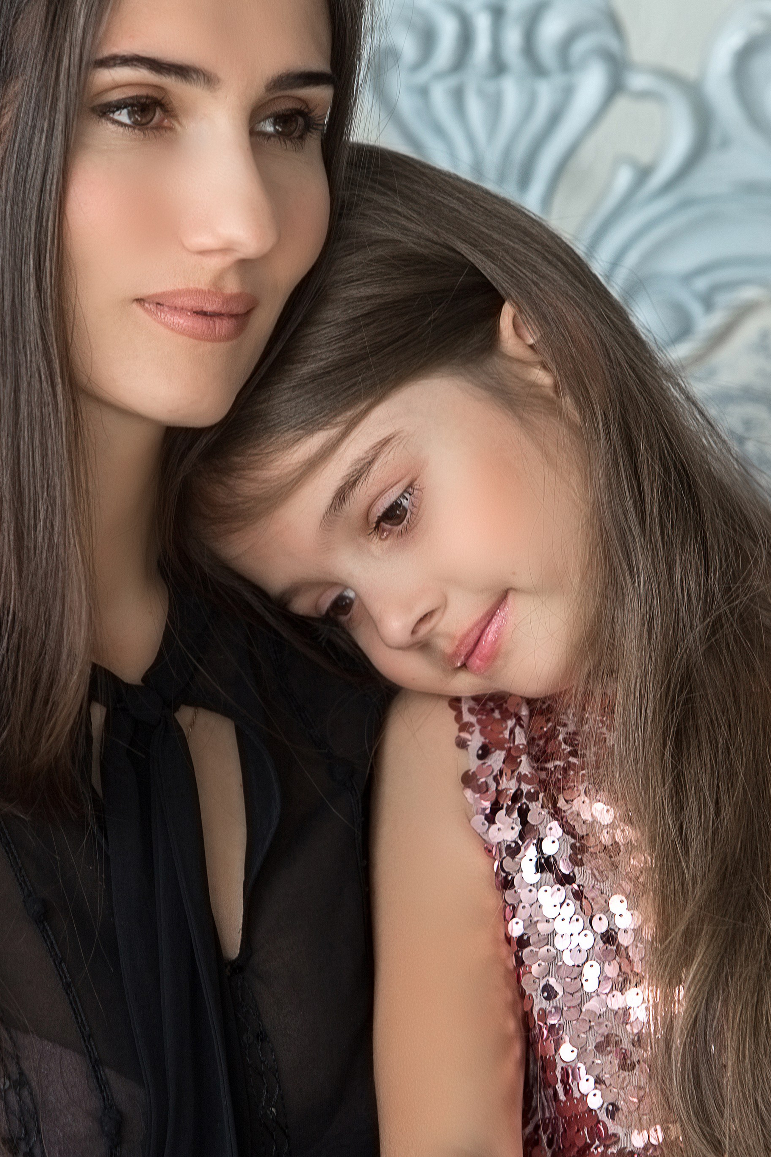 La douceur est tendre. Séance photo mère et fille. Photographe professionnelle de la ville d’Auxerre - Ekaterina Mathieu