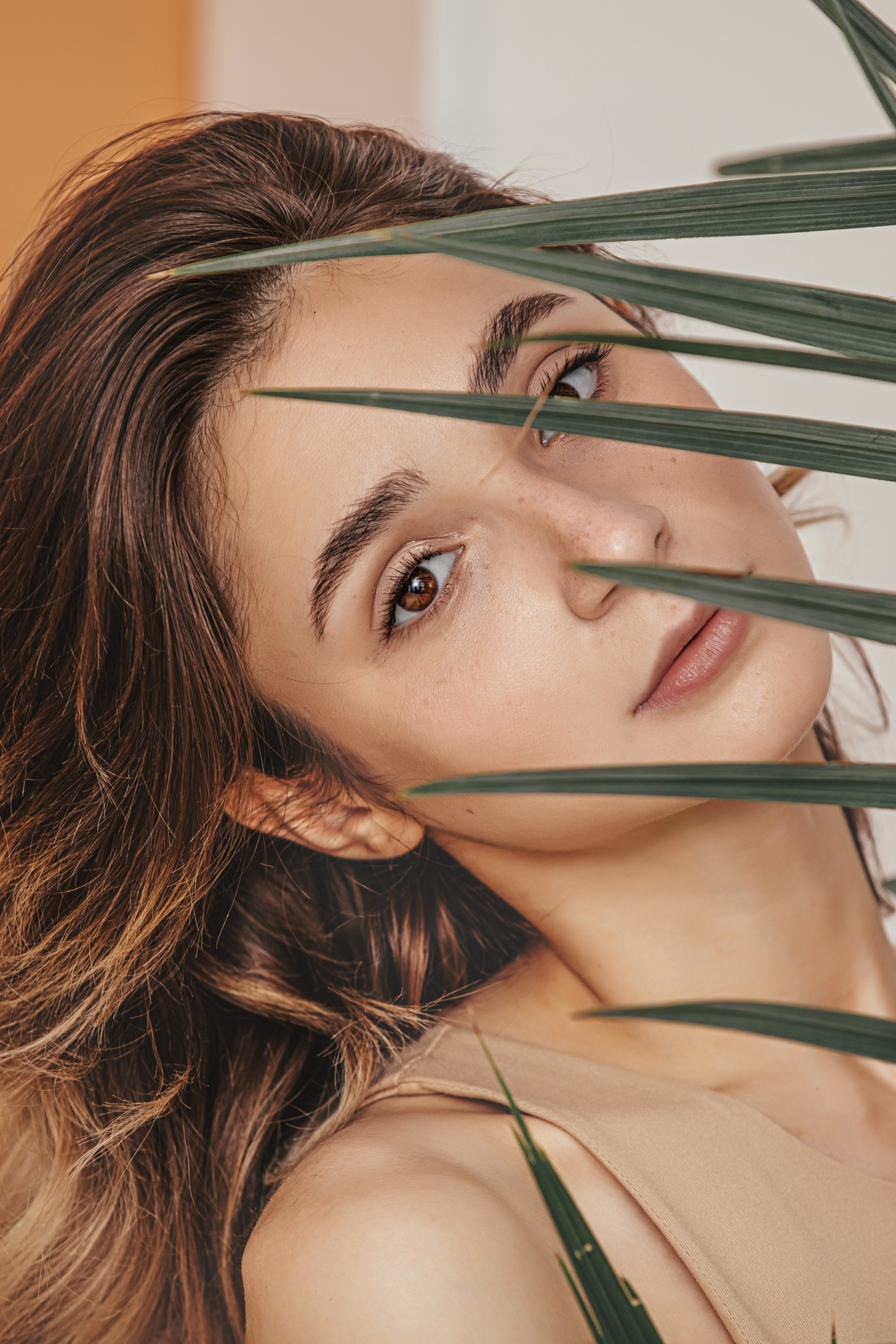 Charme doux: Séance photo conceptuelle en tons beige. Photographe professionnelle de la ville d’Auxerre - Ekaterina Mathieu